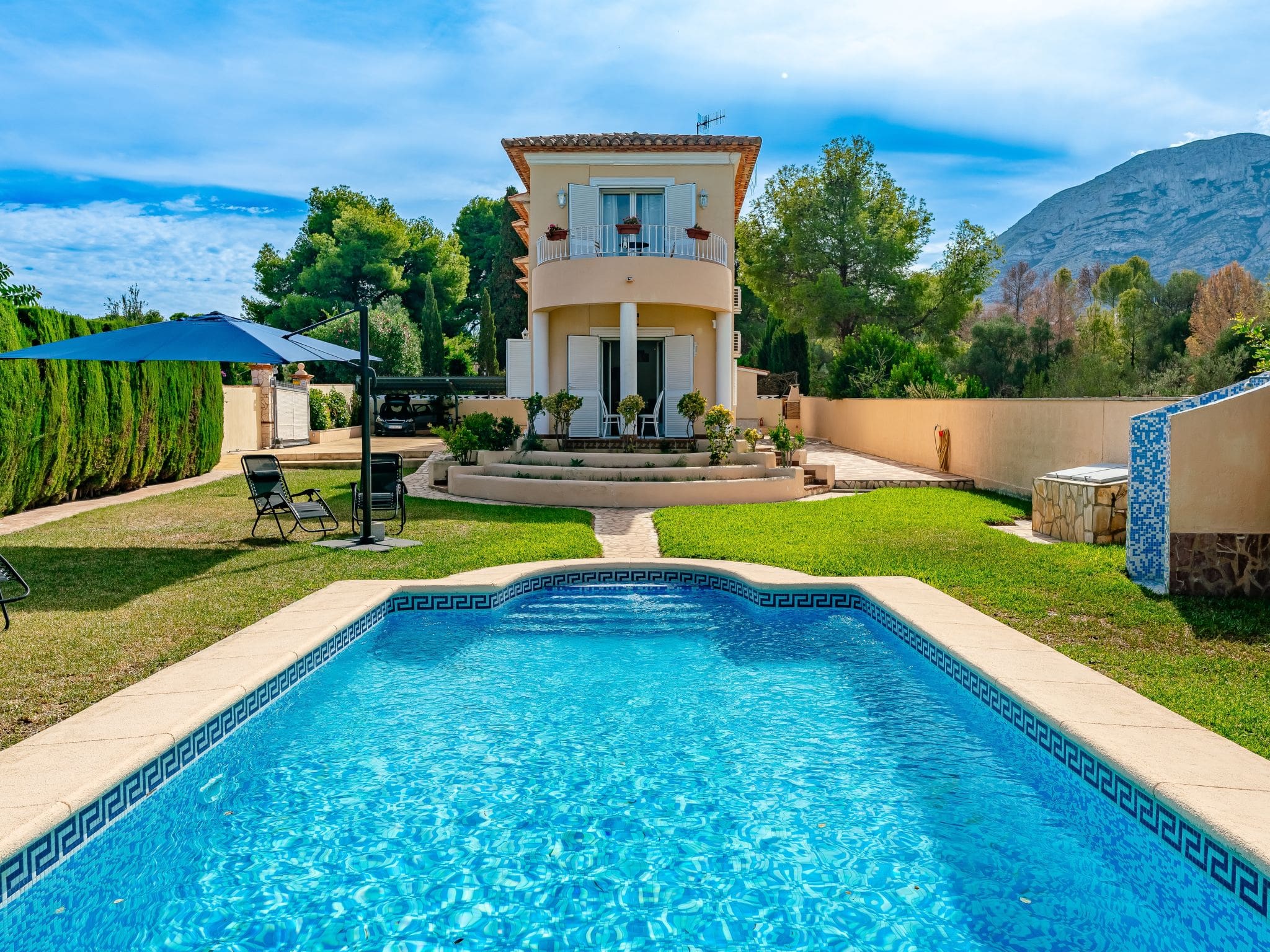 Villa Rotas Dénia: Stunning 5-Bedroom Mountain View Villa with Private Pool Near Les Rotas Beach