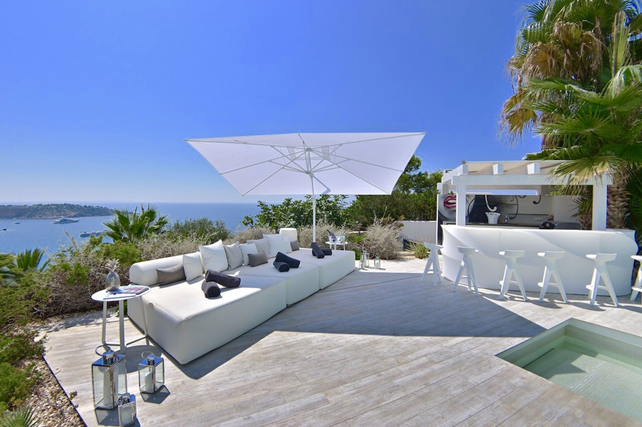 Villa Sa Talaia Es Cubells: Luxury 3-Bedroom Villa with Seaview and Pool, Es Cubells