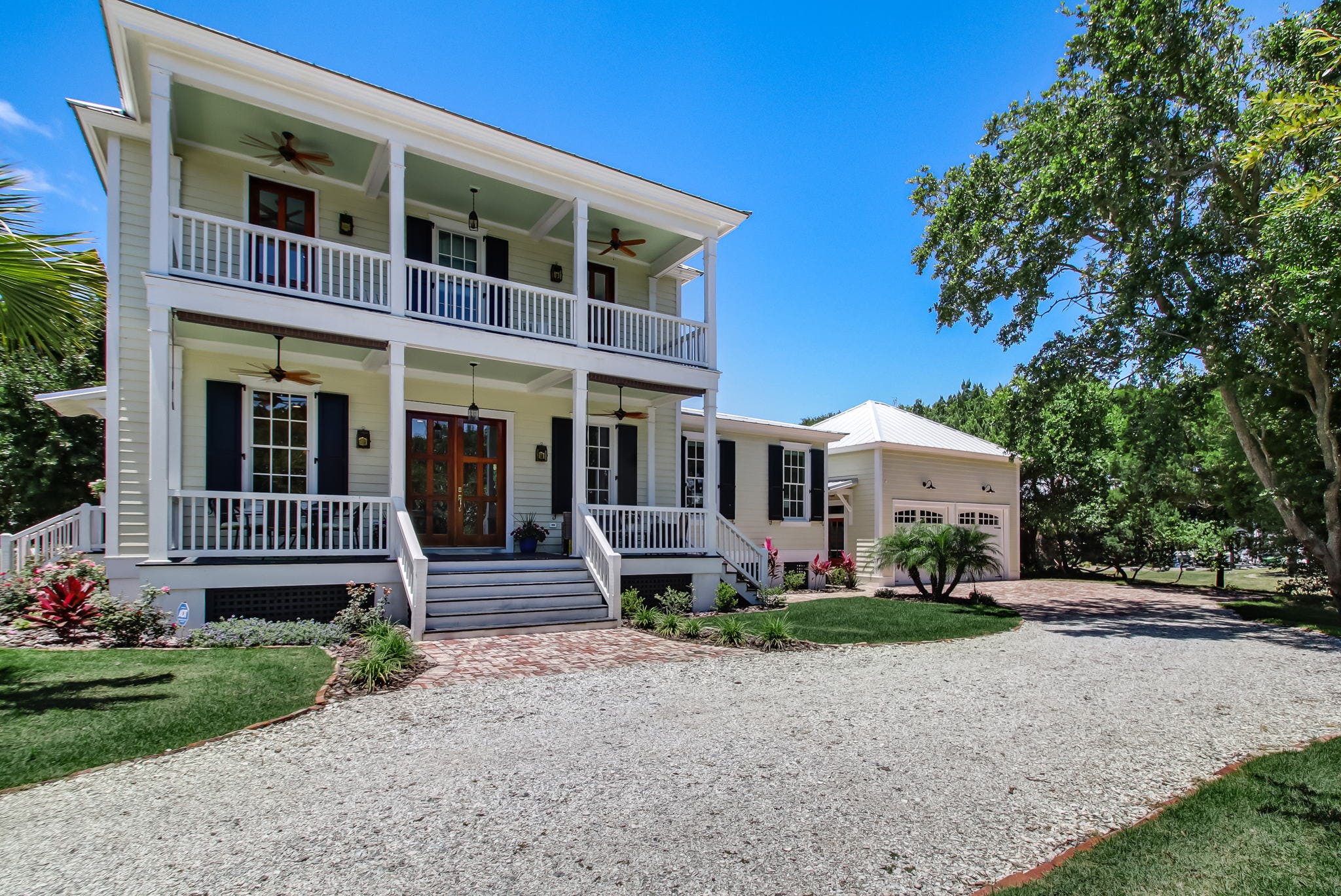 Villa Sabal Nassau: Luxury 3-Bedroom Villa with Seaviews and Golf Buggy, Nassau County