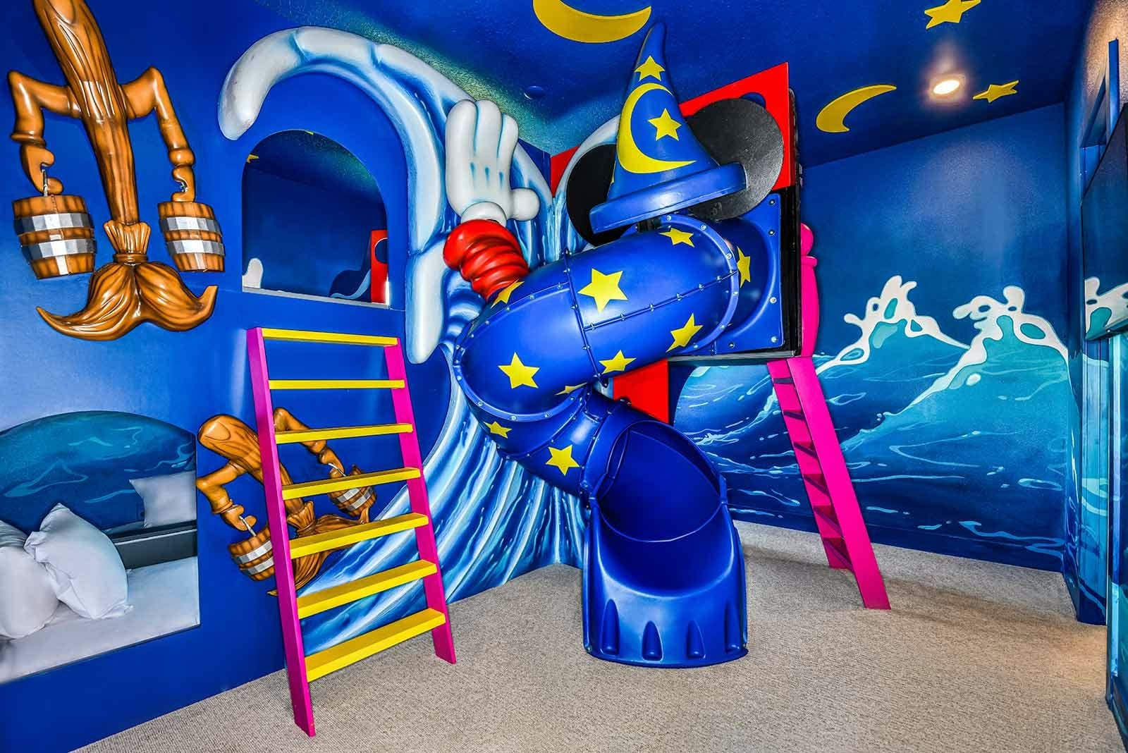 Villa Sabal Polk: 6-Bedroom Resort Villa with Gym and Pool, Polk County