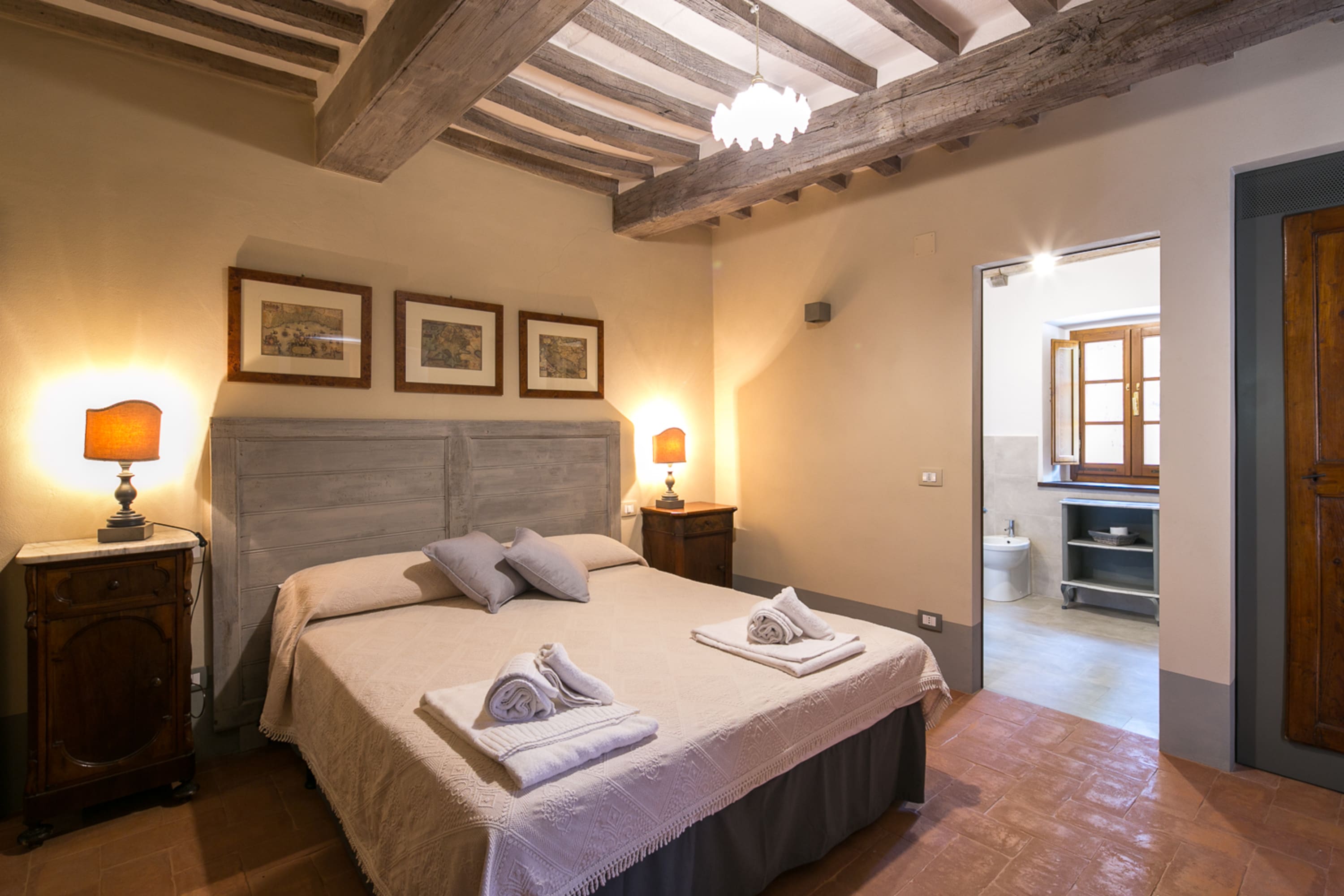 Villa San Biagio Cortona: Stunning 9-Bedroom Villa with Pool and Hot Tub, Cortona