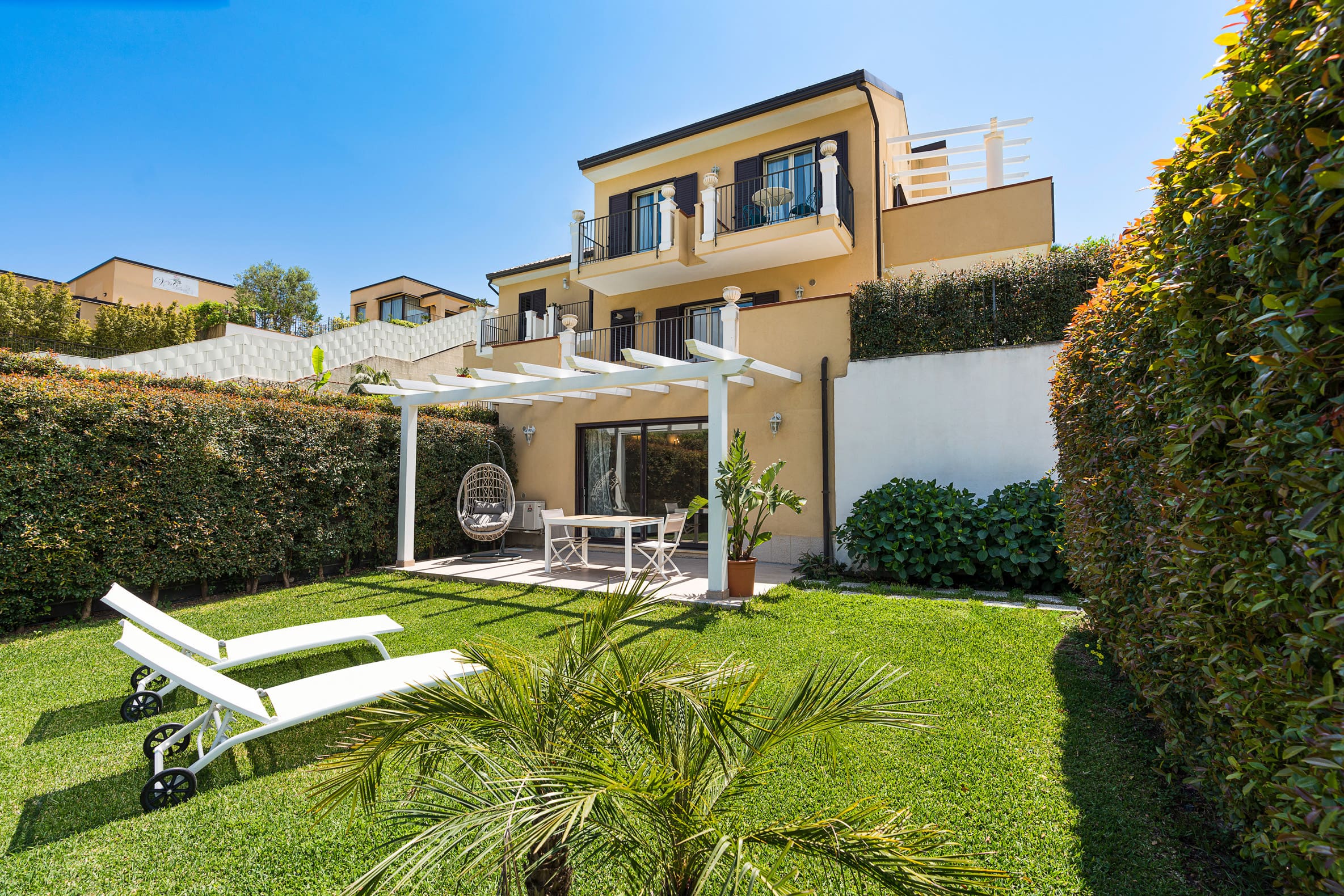Villa San Domenico Taormina Taormina 3: Elegant 4-Bedroom Apartment with Sea Views, Taormina