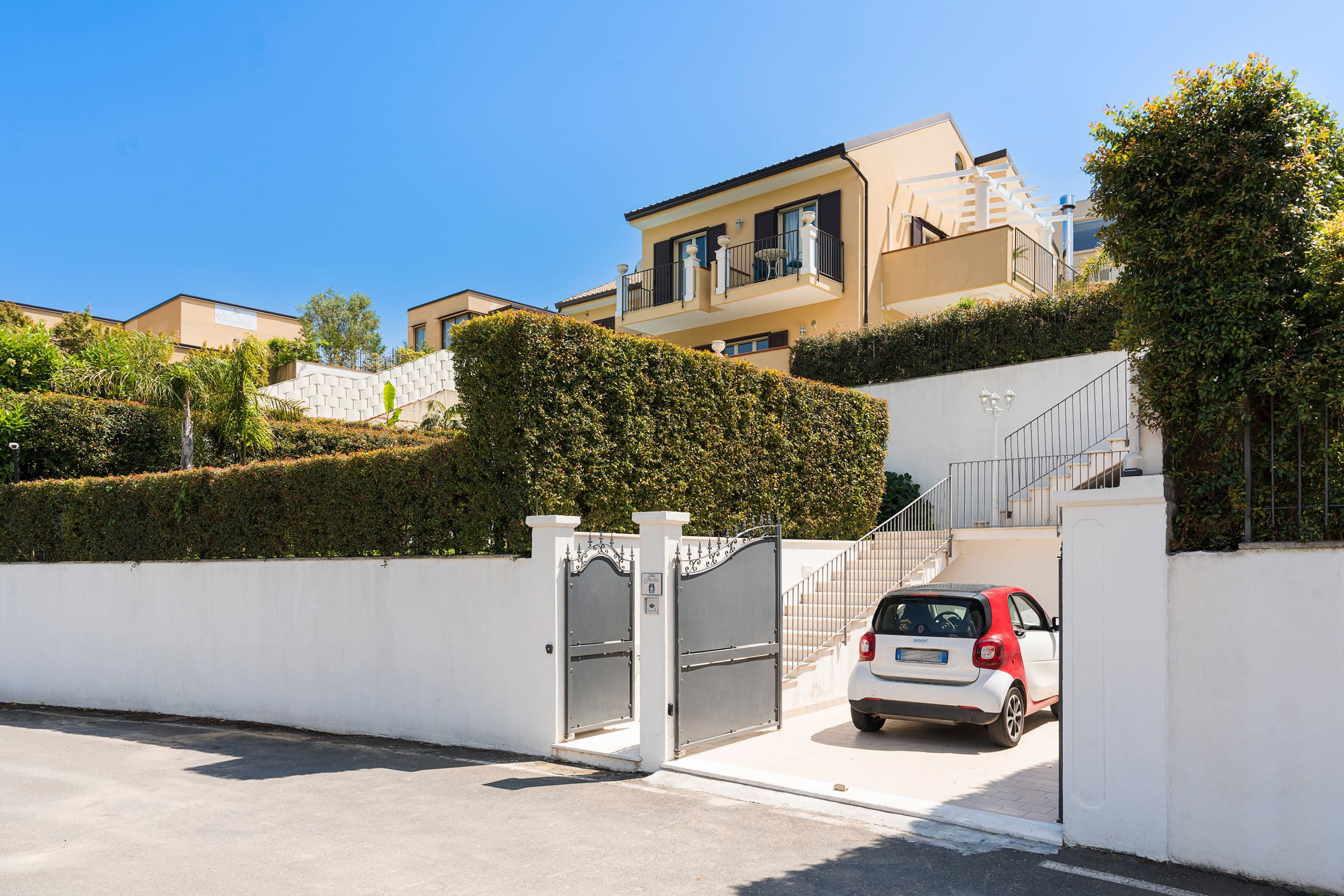 Villa San Domenico Taormina Taormina 3: Elegant 4-Bedroom Apartment with Sea Views, Taormina