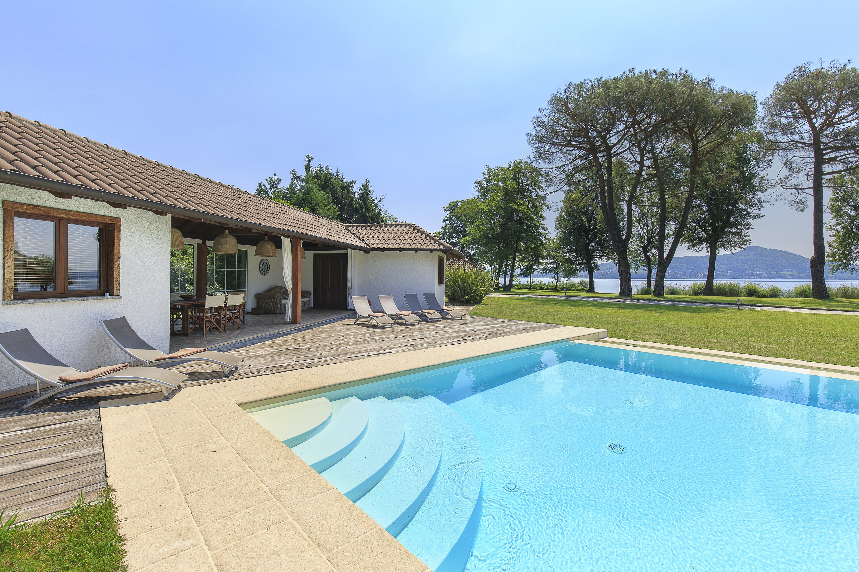 Villa San Gaudenzio Novara: Luxury 5-Bedroom Villa with Private Pool and Tennis Court, Novara