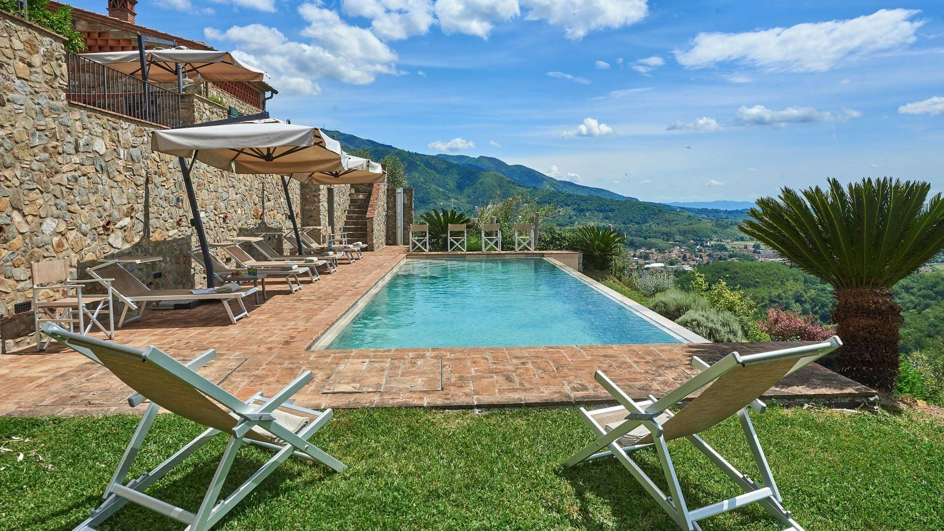Villa San Pellegrino Lucca: 5-Bedroom Luxury Villa with Private Pool, Lucca