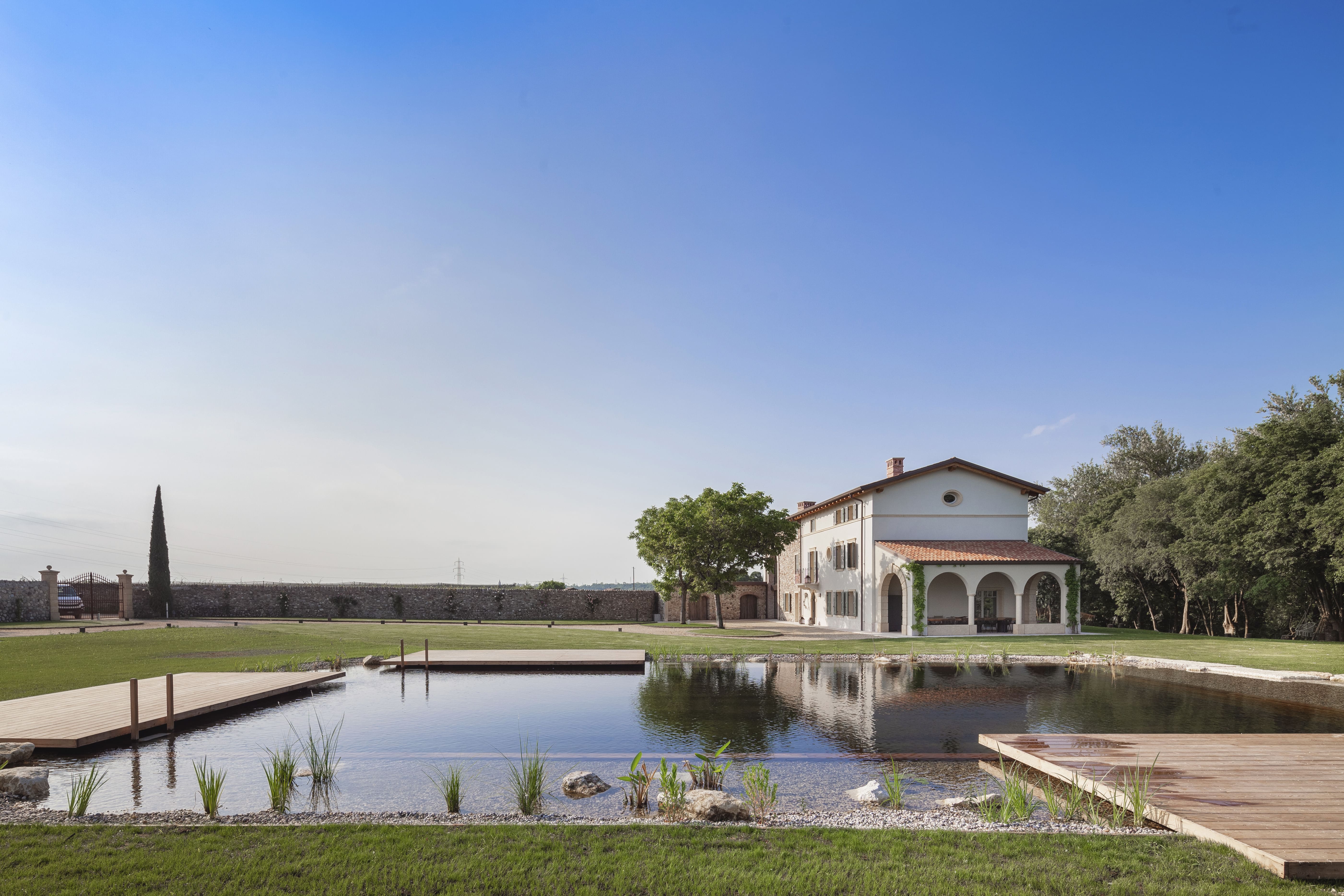 Villa San Pietro Verona: Luxury 5-Bedroom Villa with Shared Pool and Countryside Views, Verona