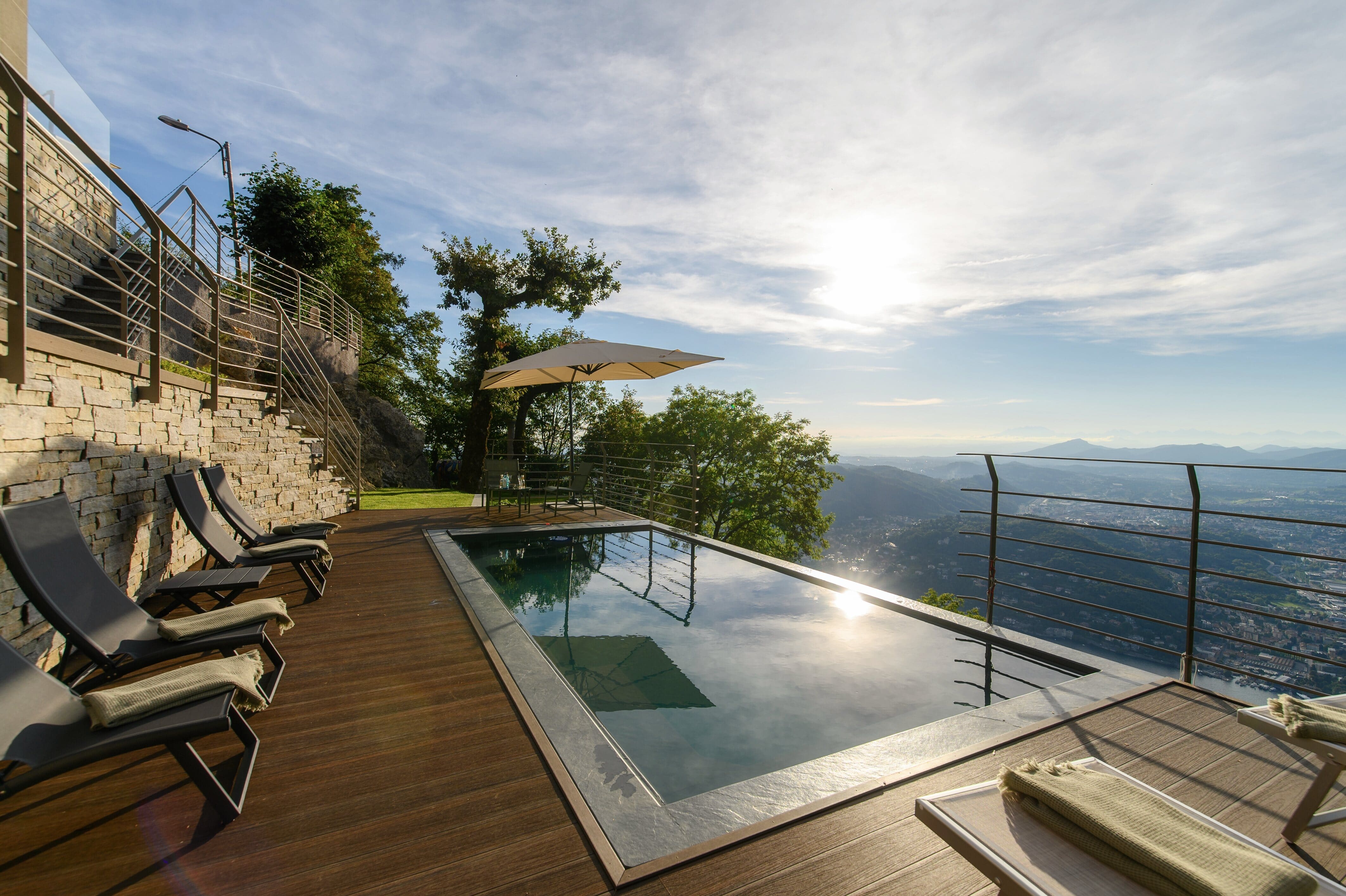 Villa San Primo Blevio: Elegant 8-Bedroom Villa with Infinity Pool and Lake Views, Blevio