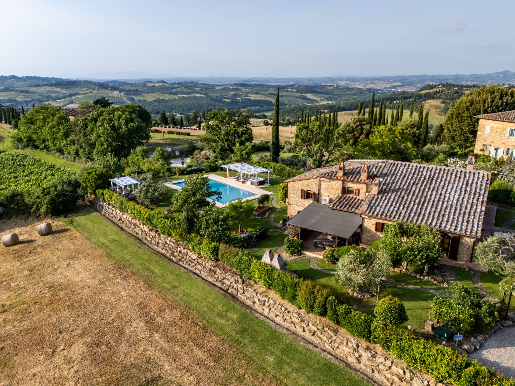 Villa Sangimignanese San Gimignano: Stunning Four Bedroom Tuscan Villa with Private Pool and Vineyard Views in Medieval San Gimignano