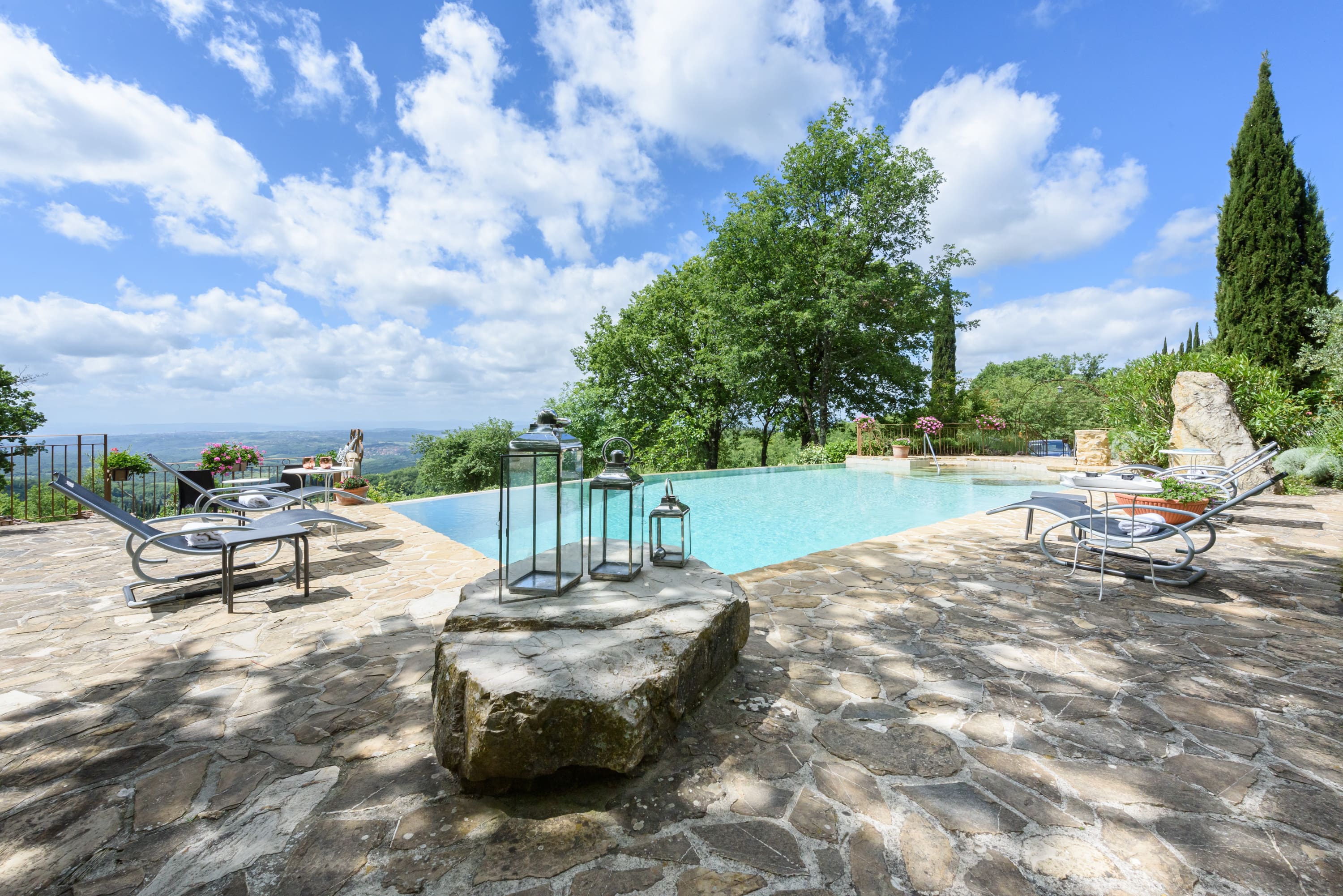 Villa Sangiovese Chianti: Spacious 7-Bedroom Villa with Pool and Countryside Views, Chianti