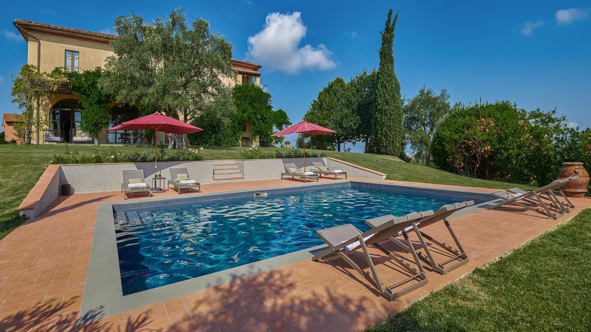 Villa Sangiovese Chianti Tuscany: Elegant 6-Bedroom Villa with Private Pool, Tuscany