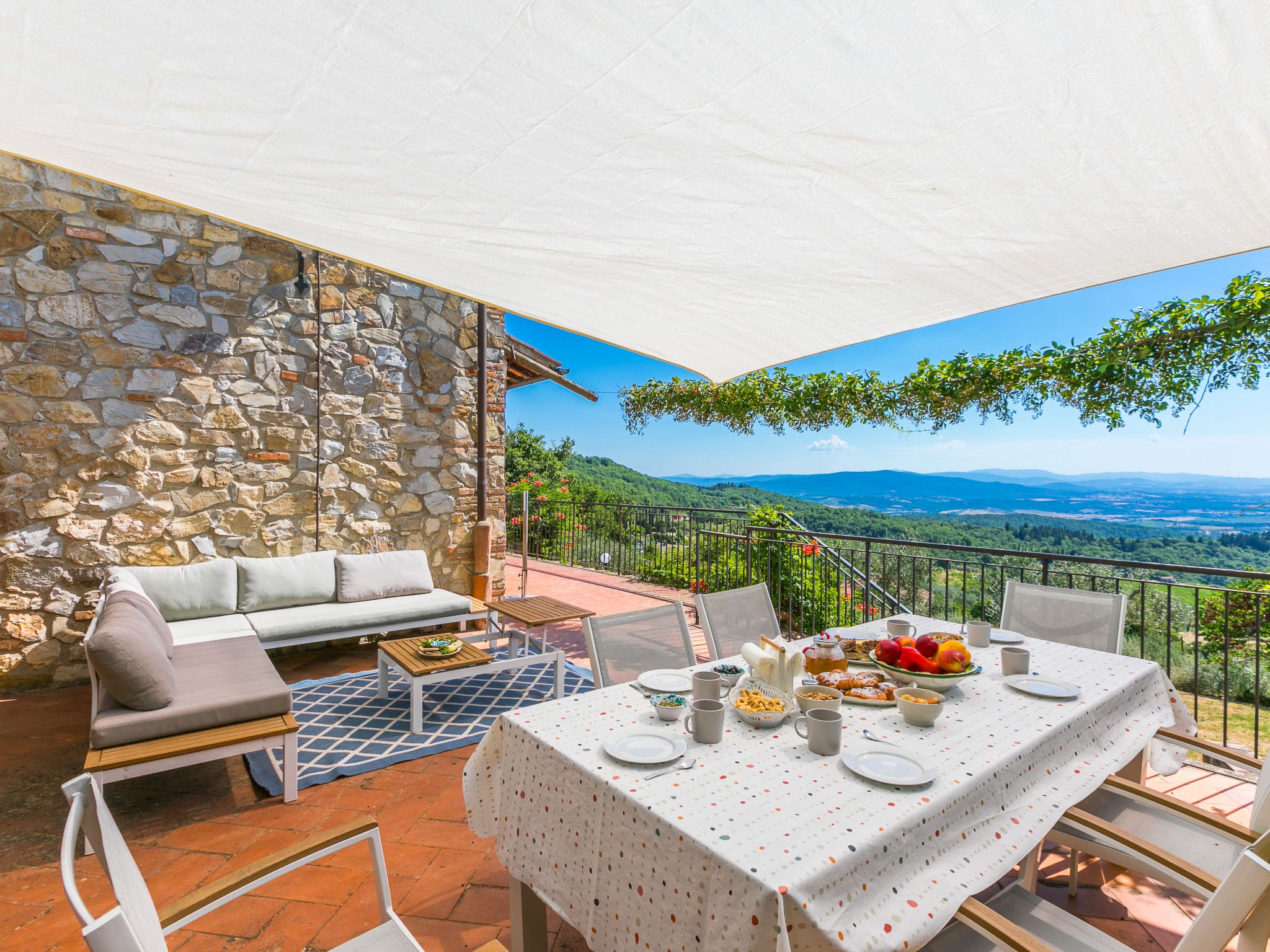 Villa Sangioveto Castellina Castellina in Chianti: Elegant Four-Bedroom Tuscan Villa with Country Views in Historic Wine Region