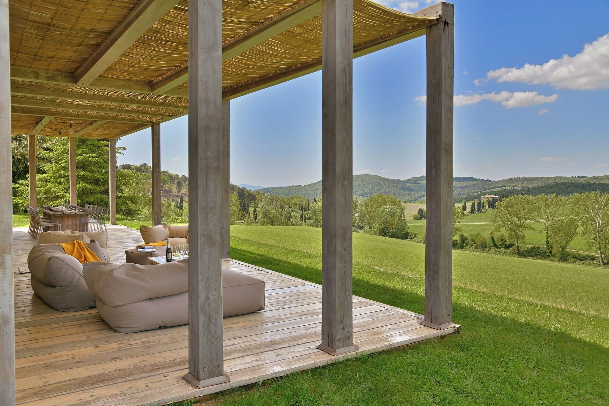Villa Sangiuliano Pisa: Exclusive 6-Bedroom Villa with Infinity Pool, Tuscany Countryside