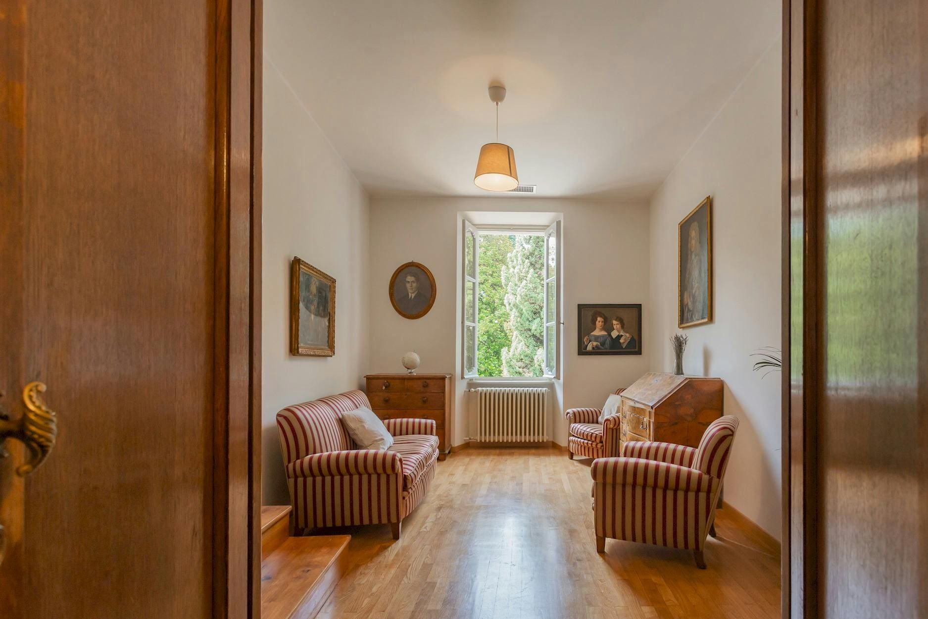 Villa Sant’Abbondio Como: Elegant 3-Bedroom Apartment with Communal Garden, Como