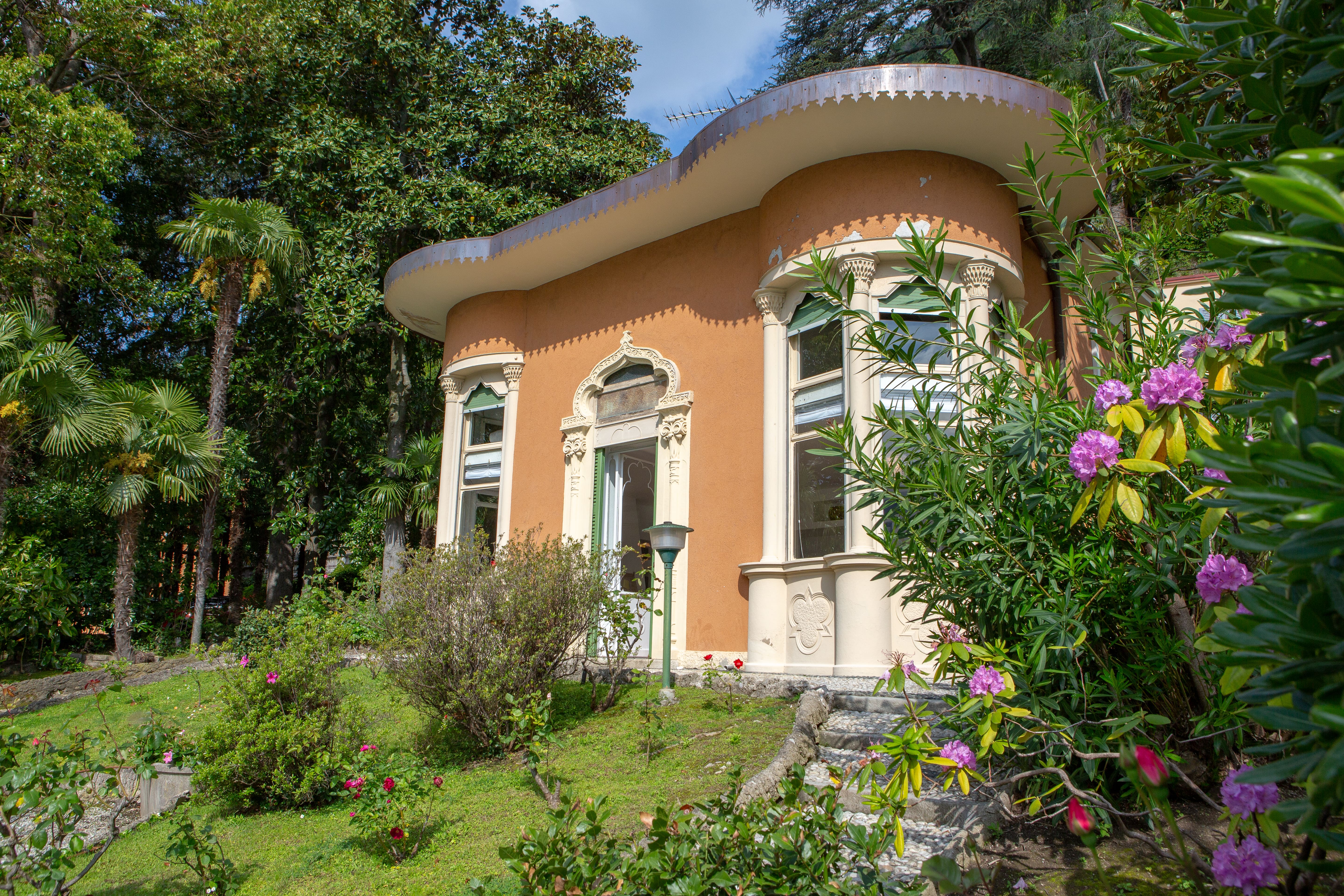 Villa Sant’Abbondio Como Lake Como: Charming 2-Bedroom Romantic Villa with Lake Access, Lake Como