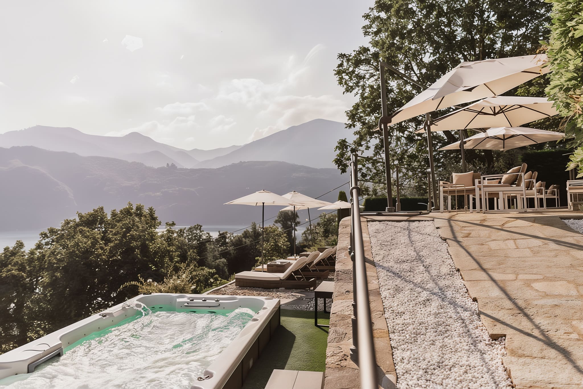 Villa Sant’Agata Novara: Luxury 1-Bedroom Apartment with Lake Views and Hot Tub, Novara