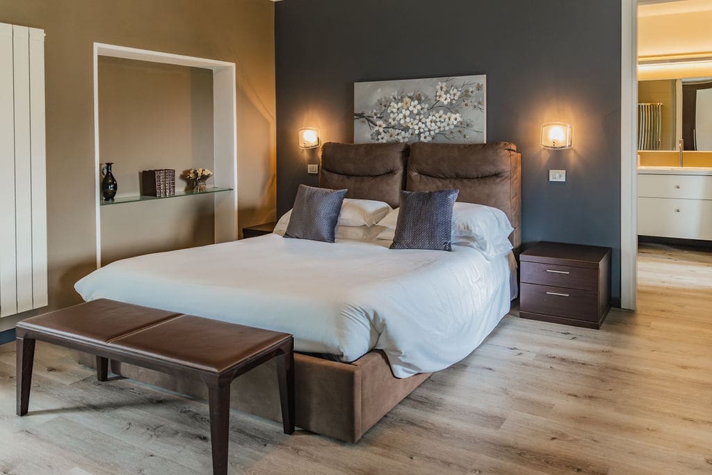 Villa Sant’Agata Novara: Luxury 1-Bedroom Apartment with Lake Views and Hot Tub, Novara