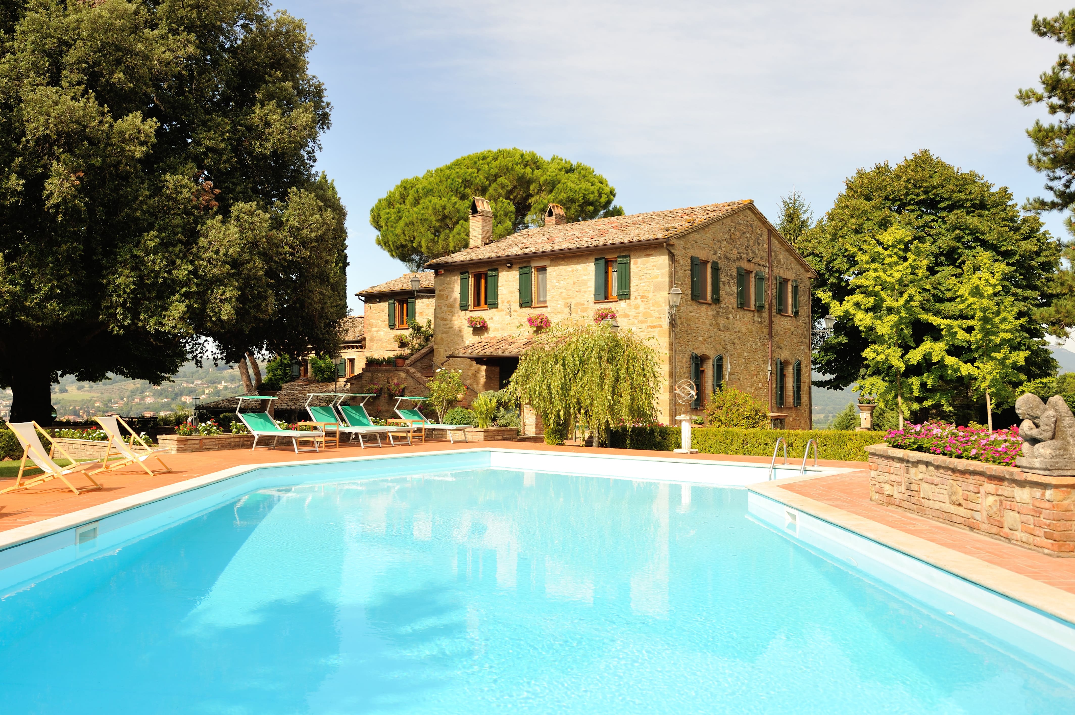 Villa Sant’Angelo Colombella: Luxury 9-Bedroom Villa with Pool and Tennis Court, Perugia