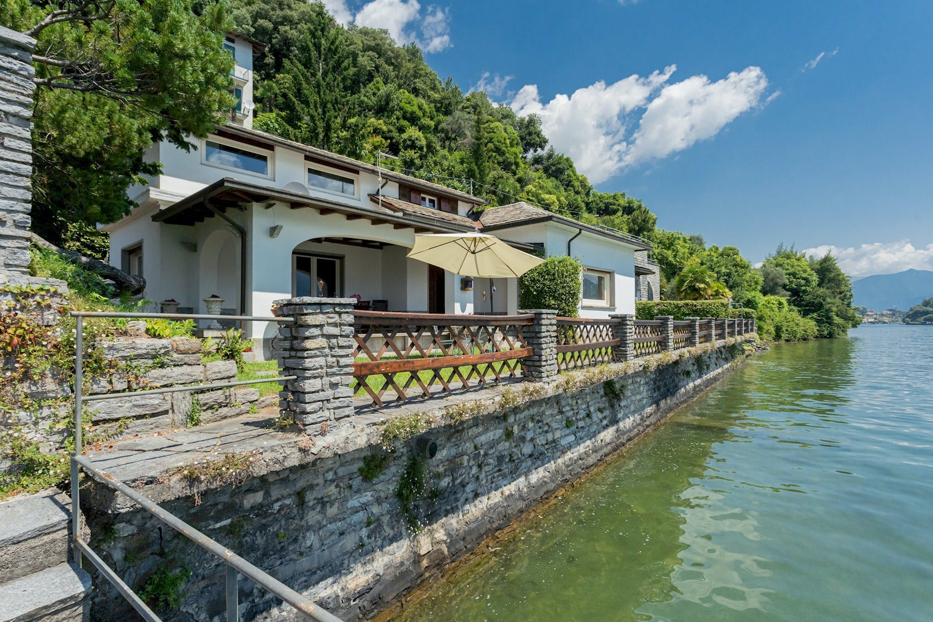Villa Sant’Anna Ossuccio: Lavish 7-Bedroom Apartment with Jacuzzi and Lake Views, Como