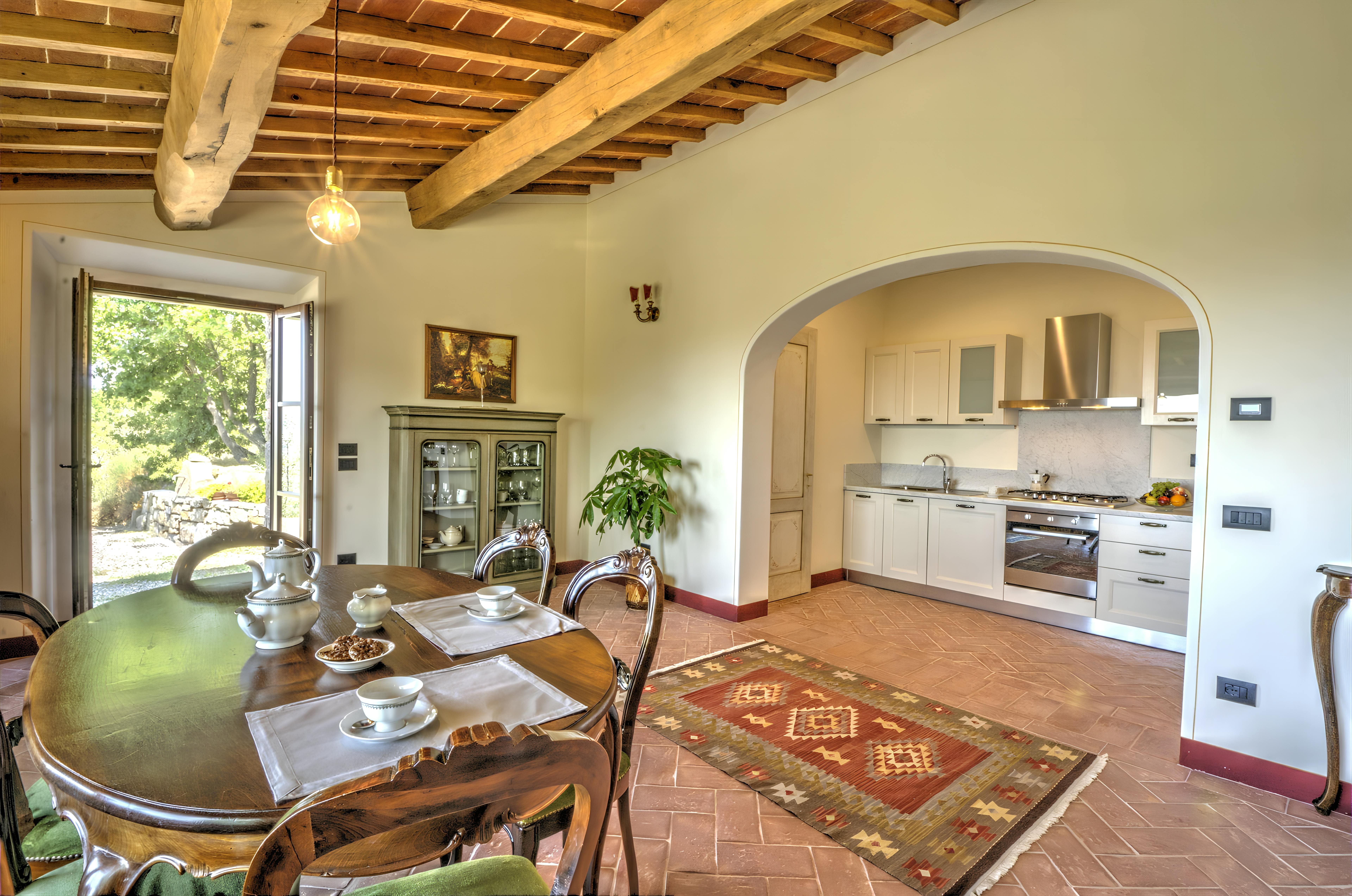 Villa Sant’Egidio Cortona Cortona: 5-Bedroom Villa with Pool and Hot Tub, Cortona