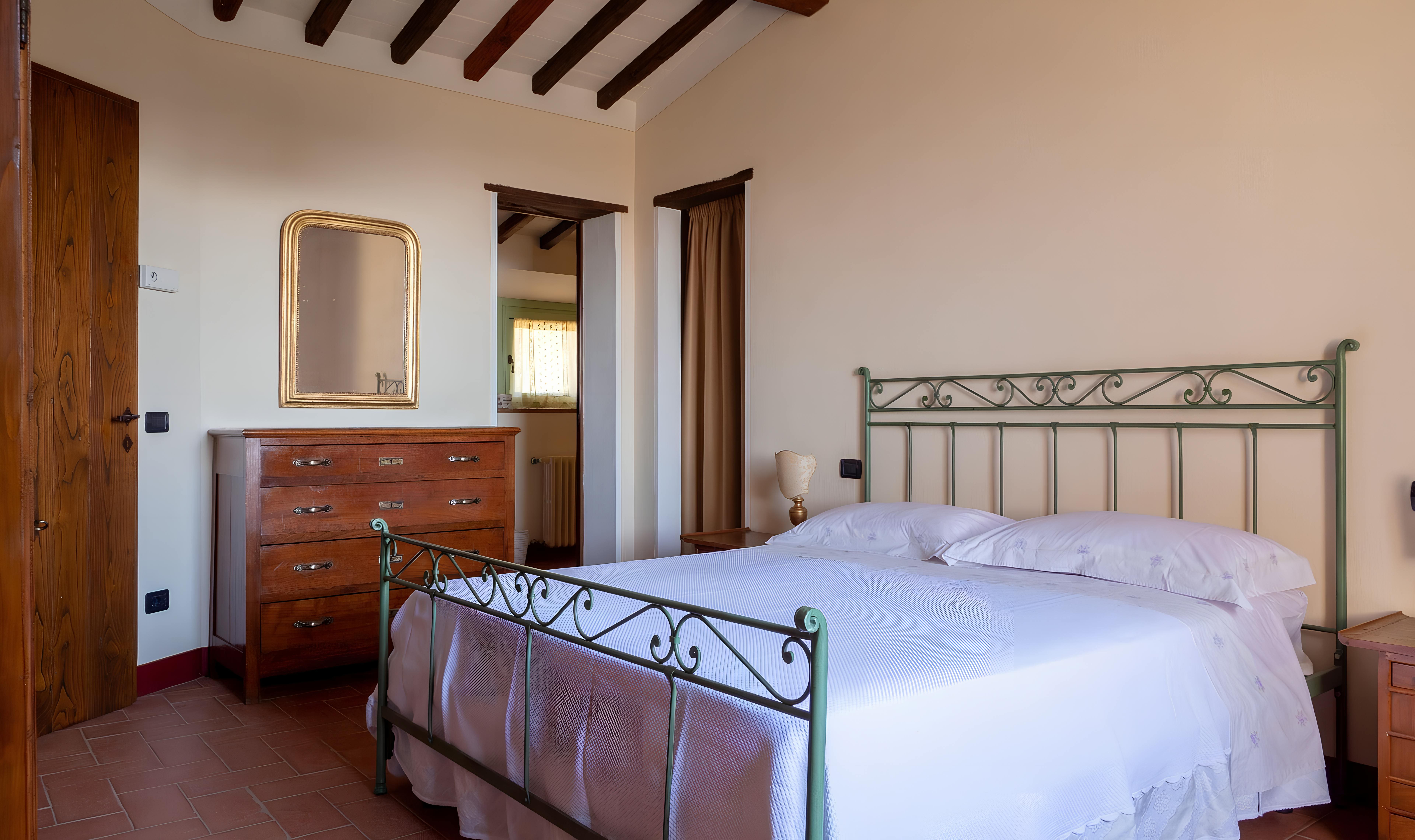 Villa Sant’Egidio Cortona Cortona: 5-Bedroom Villa with Pool and Hot Tub, Cortona