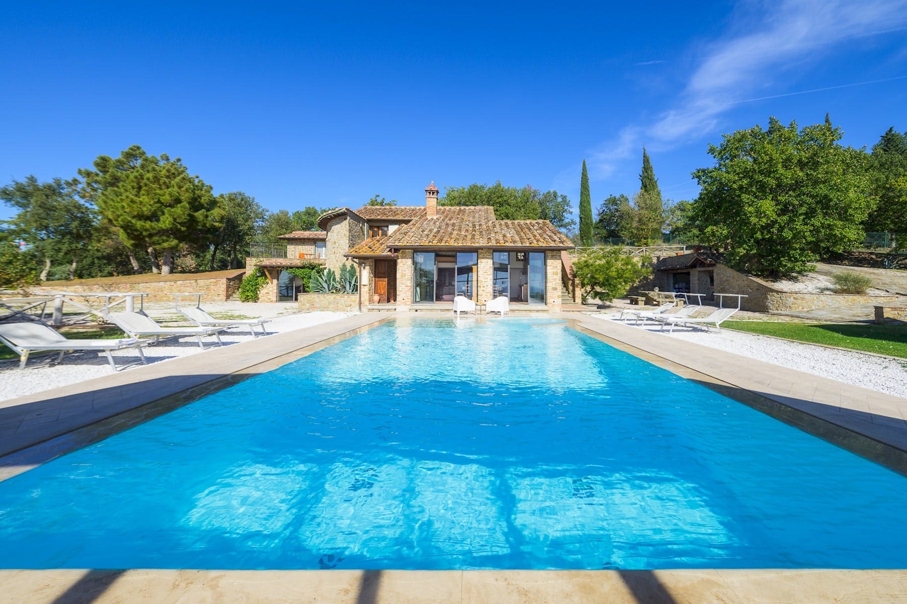 Villa Sant’Egidio Cortona: Elegant 6-Bedroom Apartment with Infinity Pool, Cortona