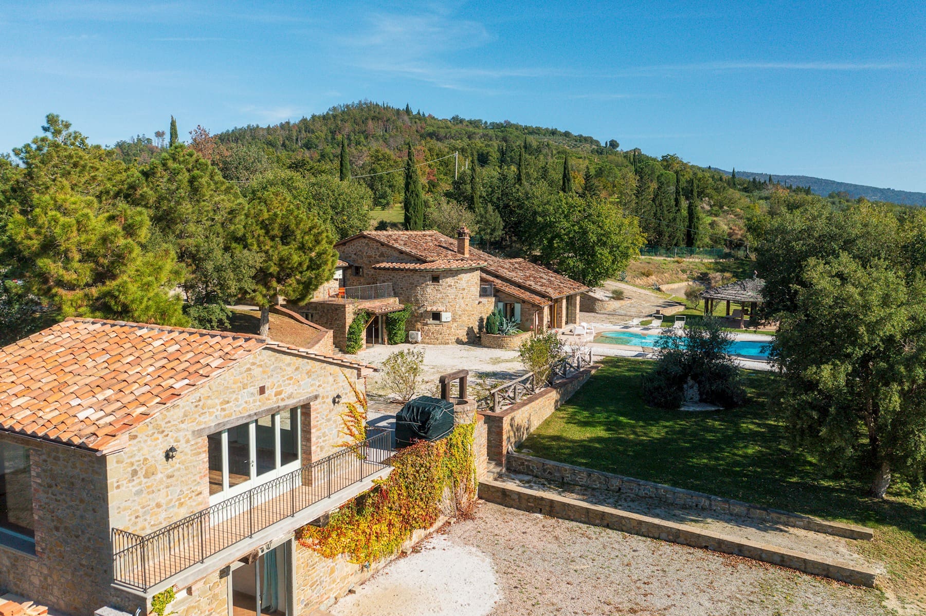 Villa Sant’Egidio Cortona: Elegant 6-Bedroom Apartment with Infinity Pool, Cortona