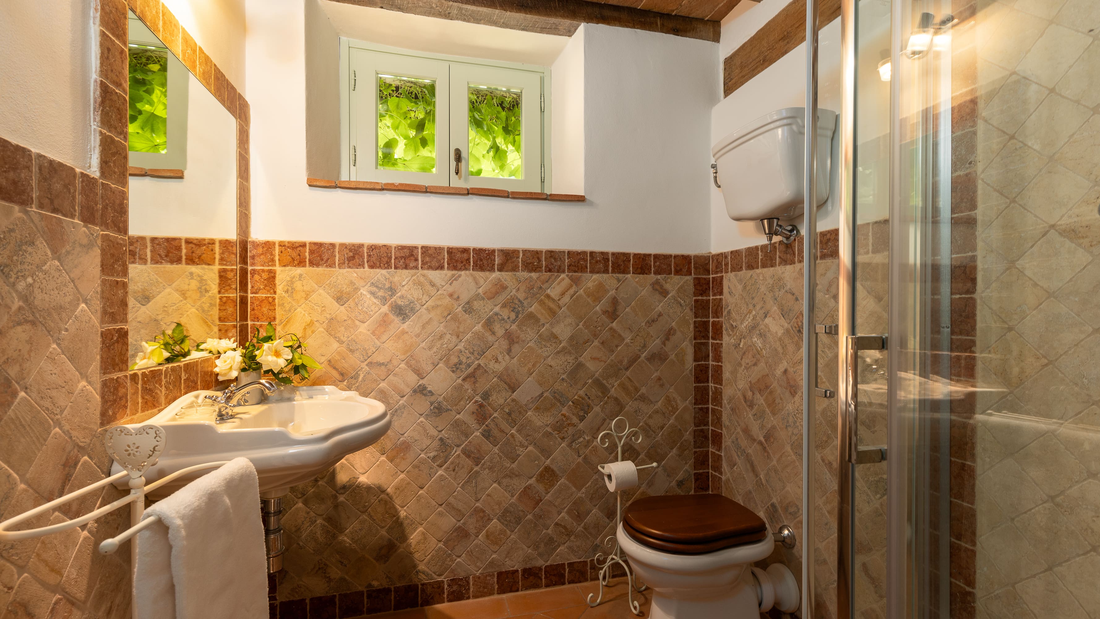 Villa Sant’Egidio Cortona: Elegant 6-Bedroom Apartment with Infinity Pool, Cortona