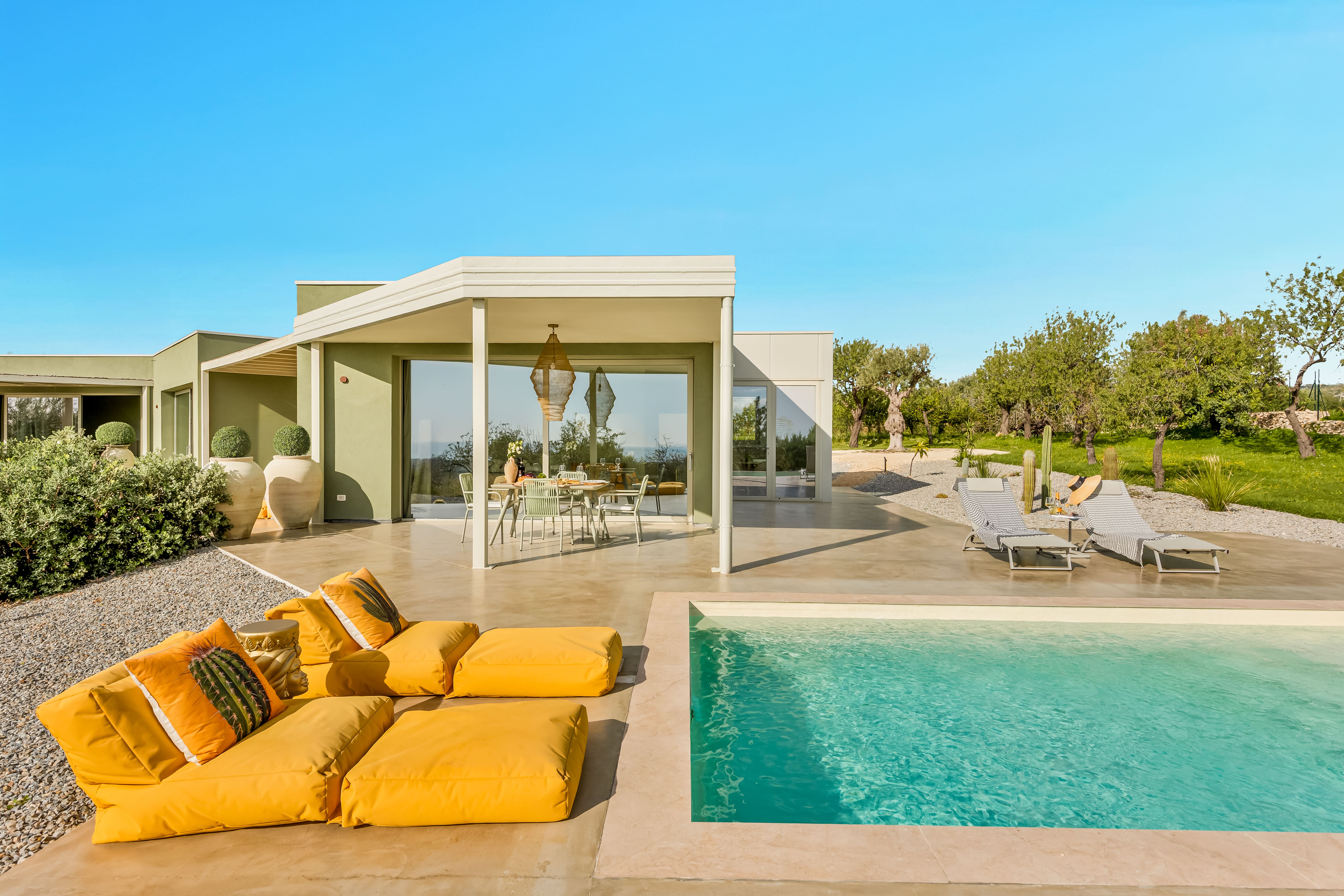 Villa Sant’Elia Noto Val di Noto: Luxury 3-Bedroom Villa with Seaview and Pools, Val di Noto