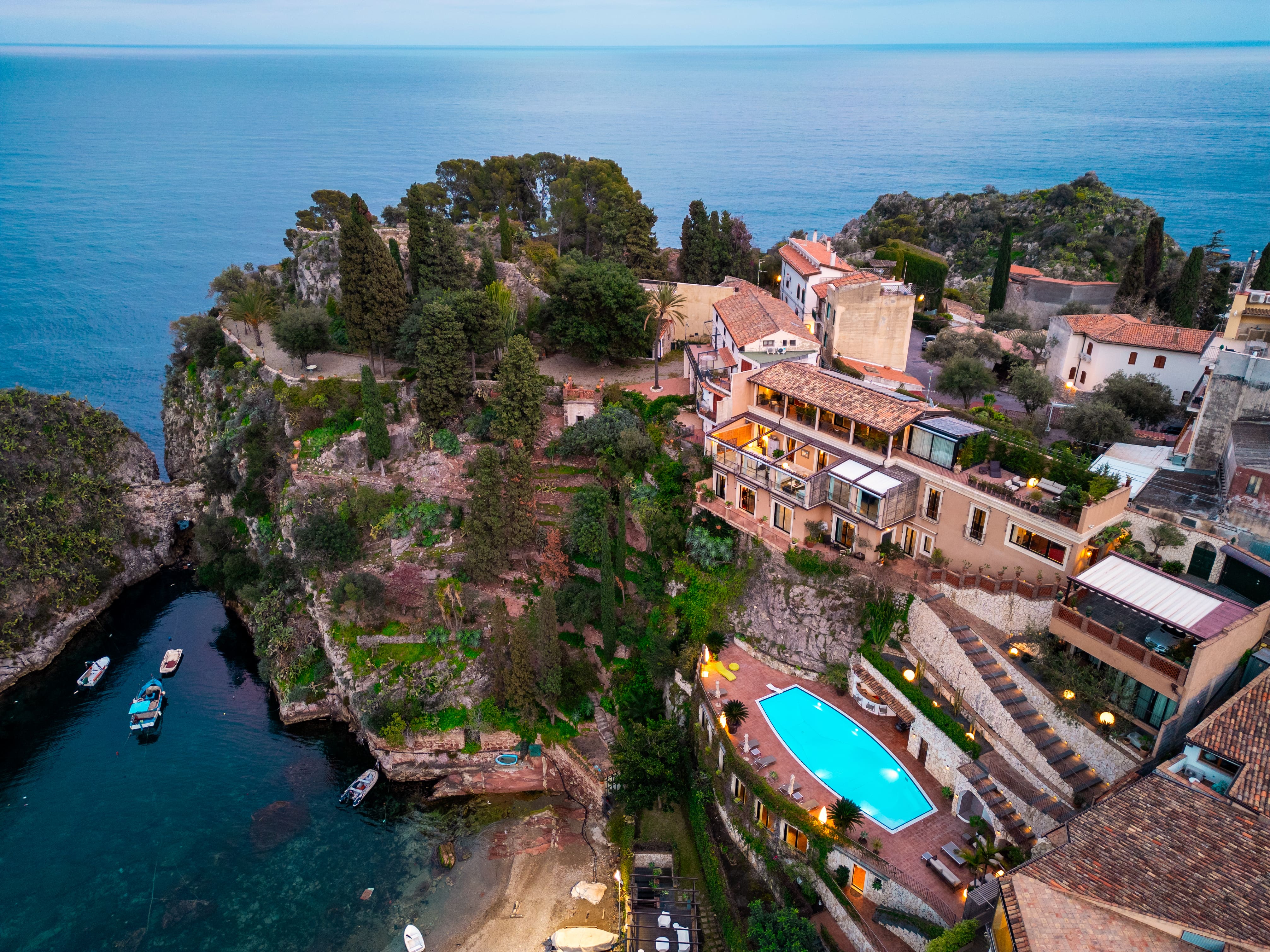 Villa Santuario Taormina: 6-Bedroom Luxury Villa with Infinity Pool and Sea Views, Taormina