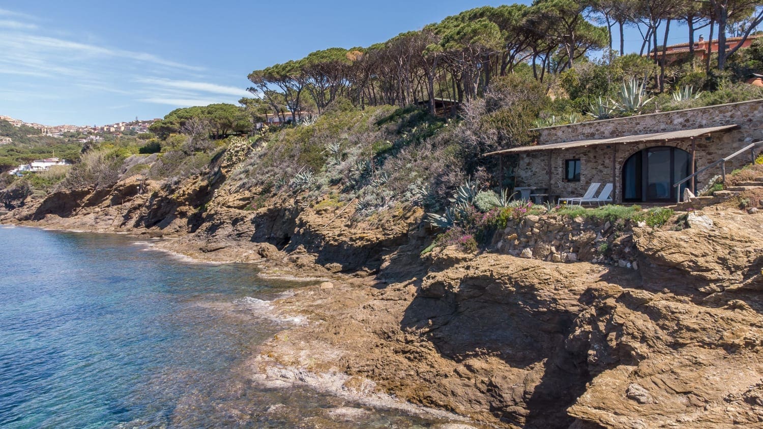 Villa Scirocco Capoliveri: 7-Bedroom Luxury Villa with Private Beach Access, Elba Island