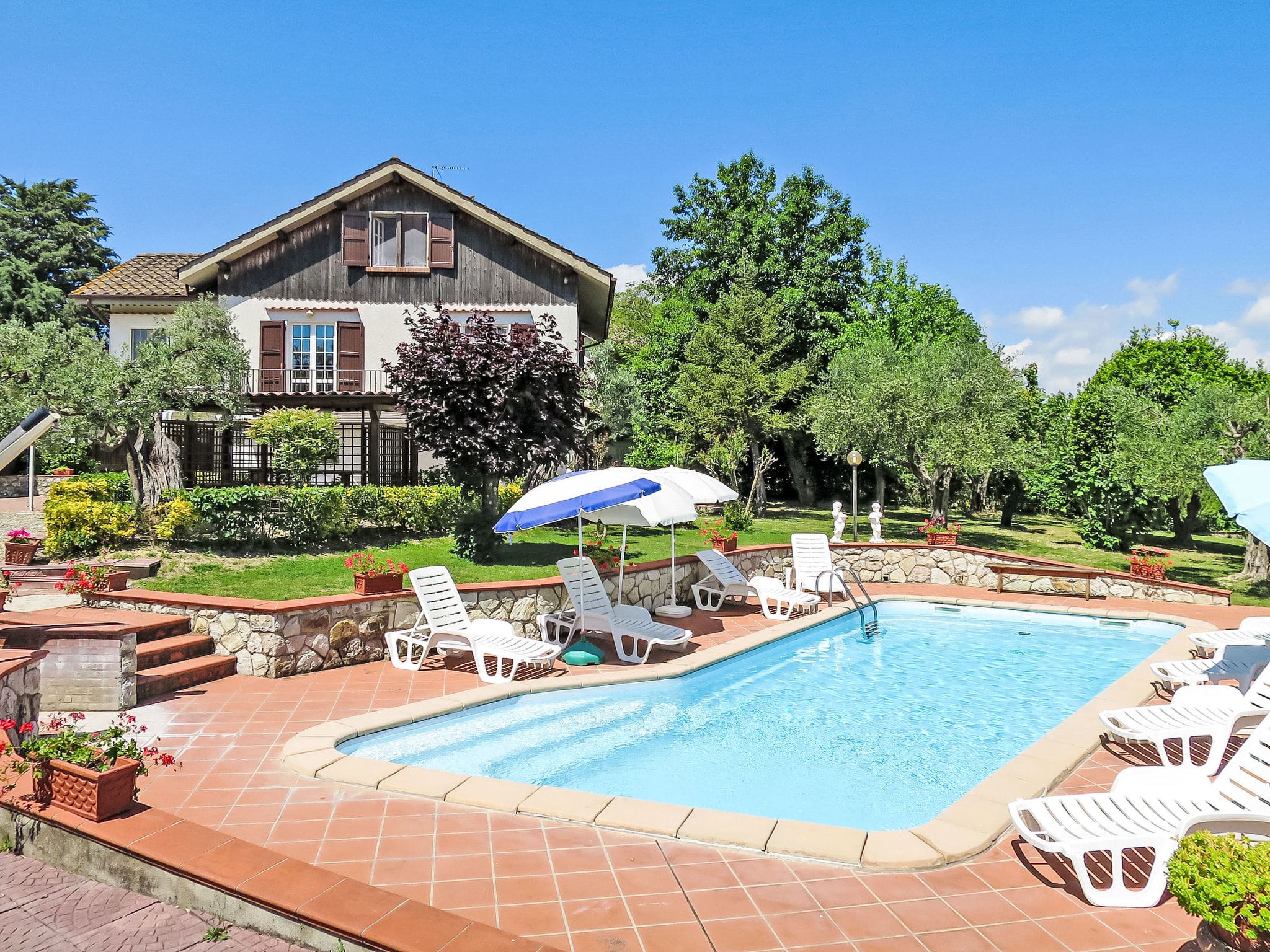 Villa Scirocco Castellina: Stunning 5-Bedroom Country Villa with Private Pool and Extensive Grounds in Rural Tuscany Italy