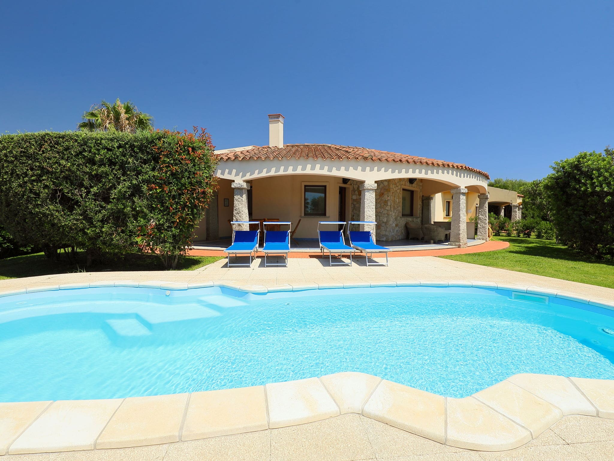 Villa Scirocco Costa Rei: Modern 3-Bedroom Villa with Private Pool and Garden Near Sardinian Beaches