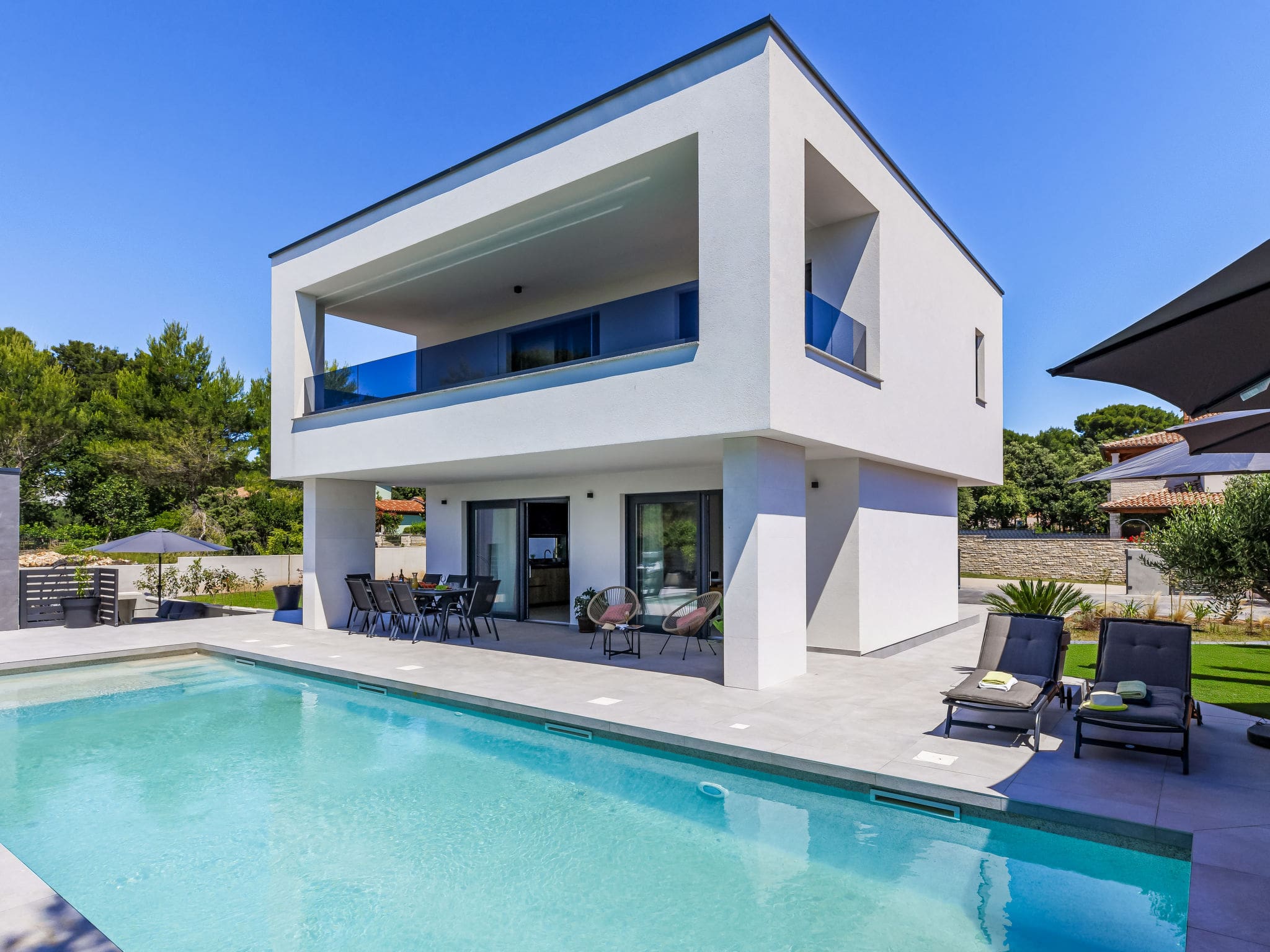 Villa Scirocco Medulin: Stunning 4-Bedroom Villa with Private Heated Pool and Sea Views in Istria Croatia