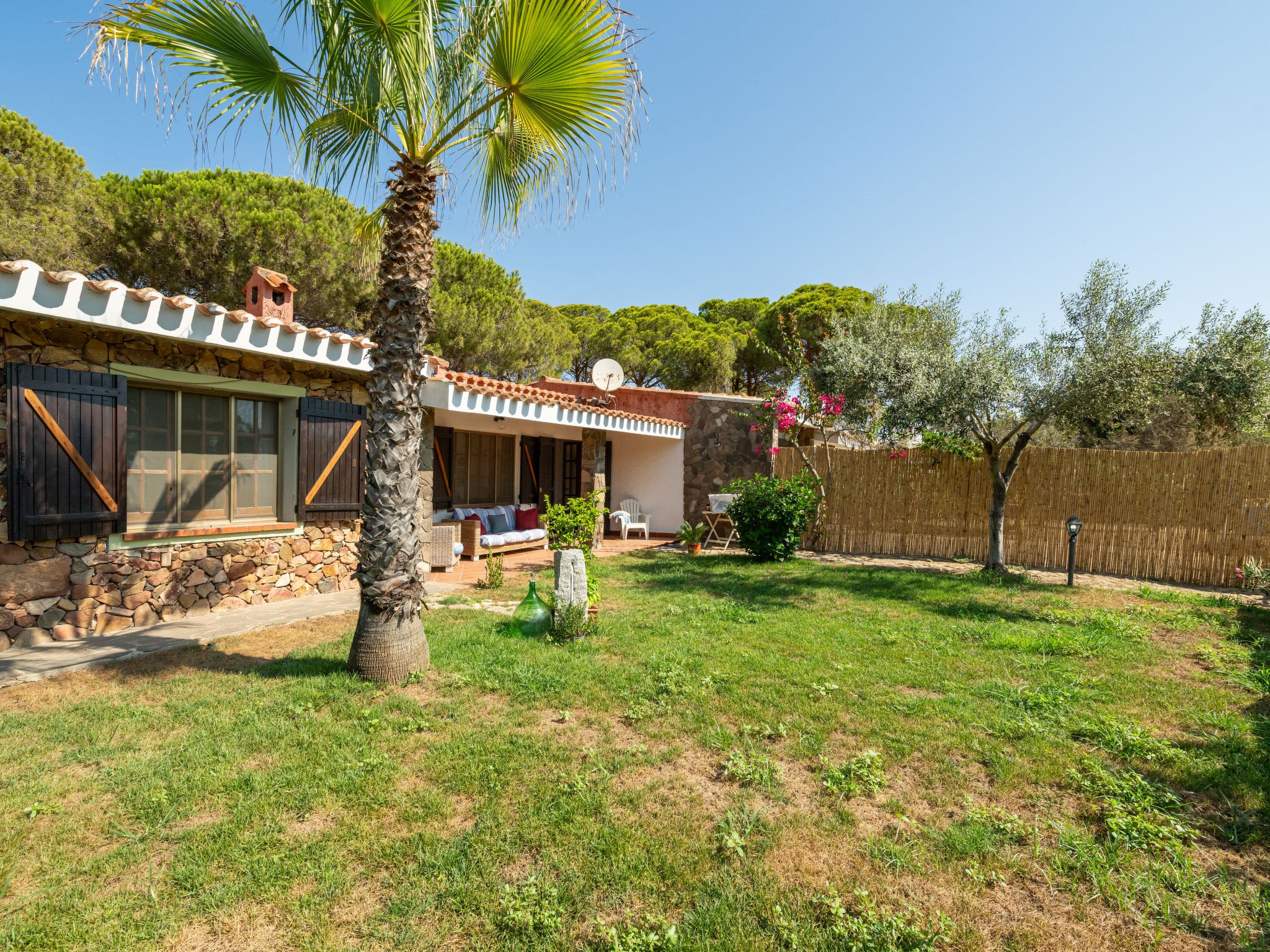 Villa Scoglio Villasimius: Detached 3-Bedroom Holiday Villa with Garden and Beach Access in Southern Sardinia