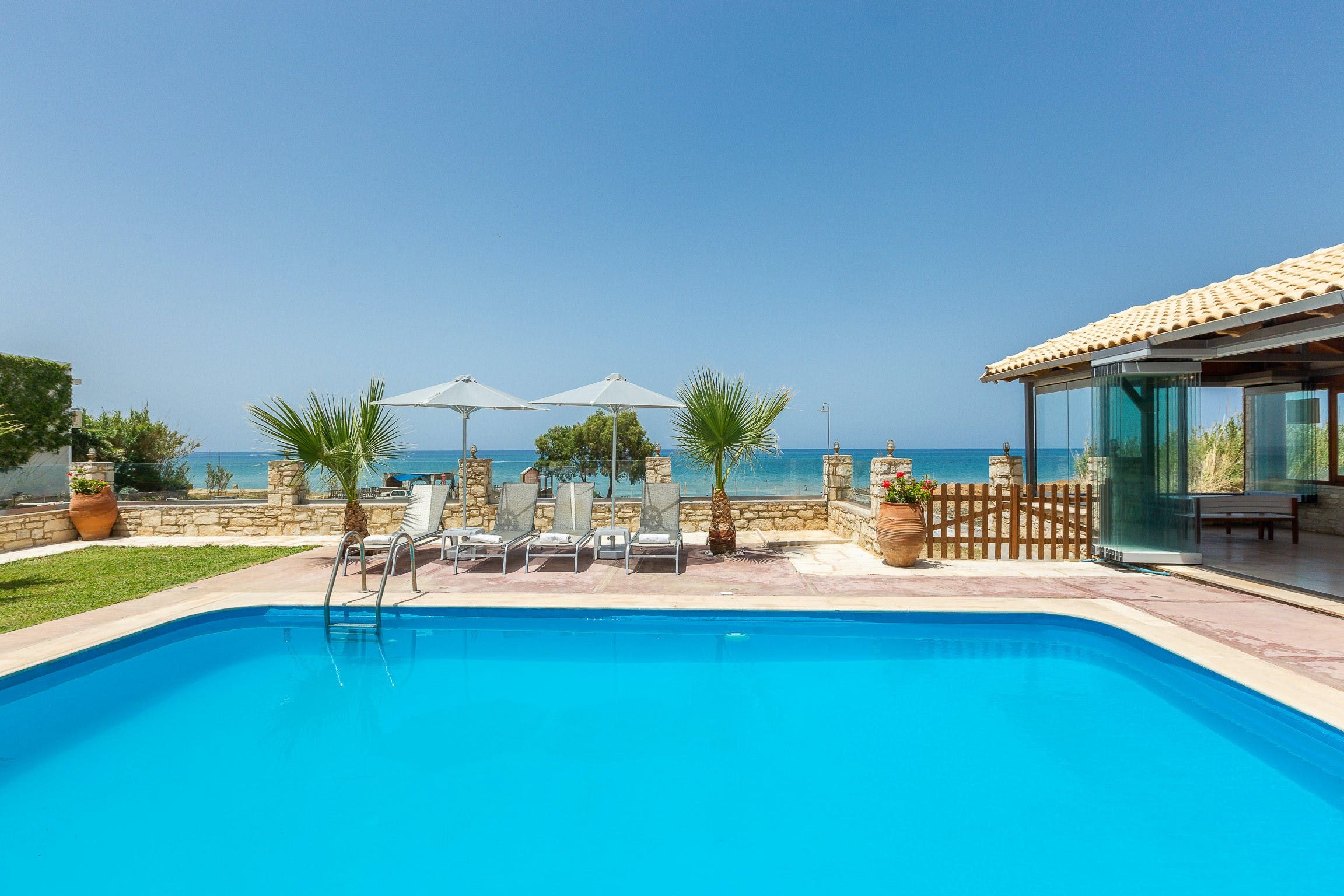 Villa Sfakaki Rethymno: Luxury 6-Bedroom Apartment with Seaviews and Pool, Rethymno