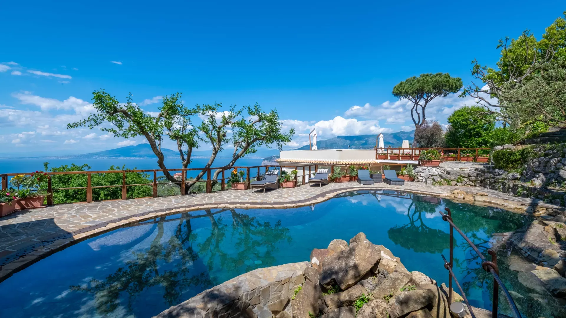 Villa Sirena Sorrento Sorrento: Luxurious 4-Bedroom Villa with Stunning Sea Views, Sorrento