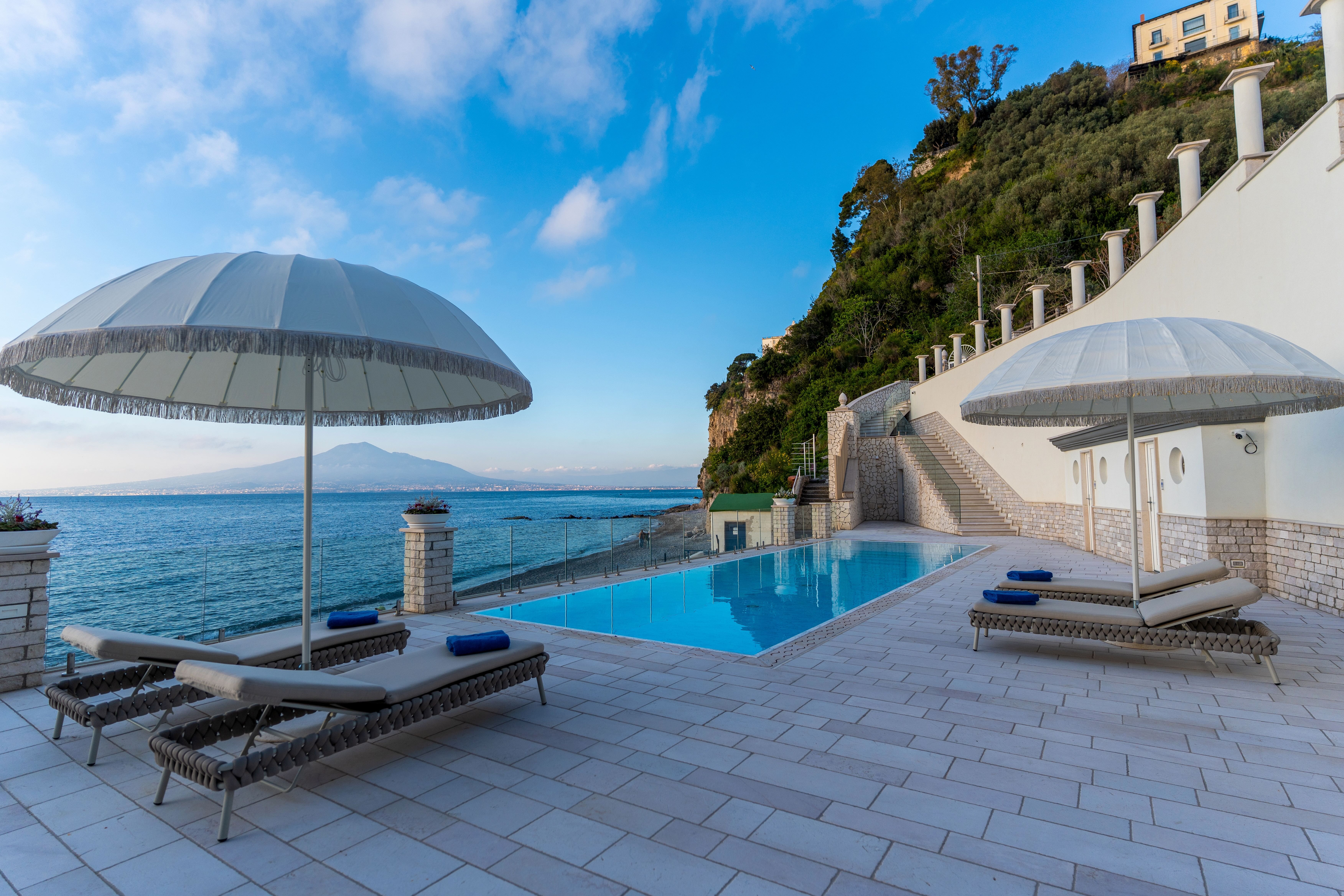 Villa Sirenide Sorrento: Exquisite 5-Bedroom Luxury Villa with Infinity Pool and Sea Views, Sorrento