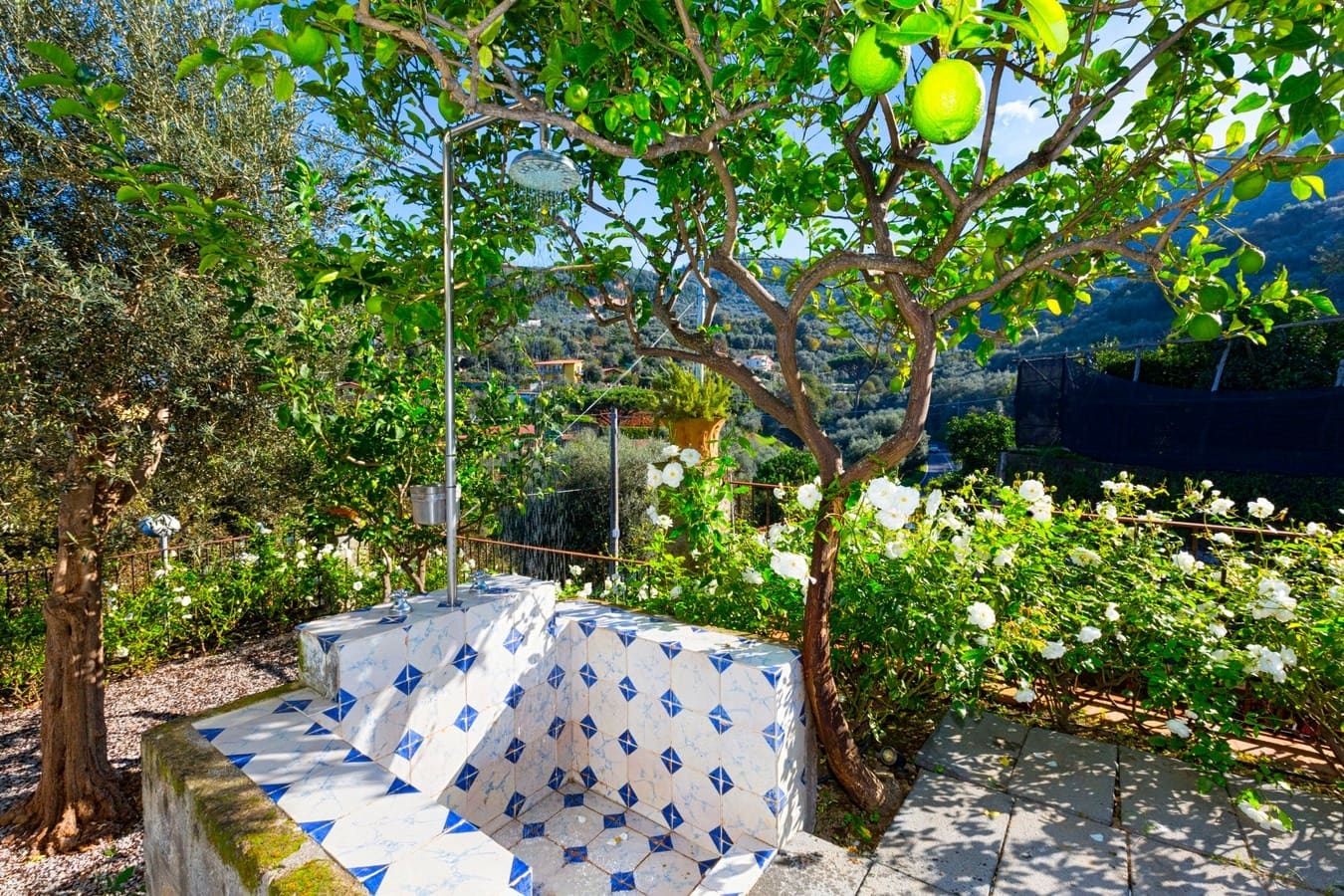 Villa Sirenide Sorrento Sorrento 2: Luxury 3-Bedroom Villa with Pool and Lush Gardens, Sorrento