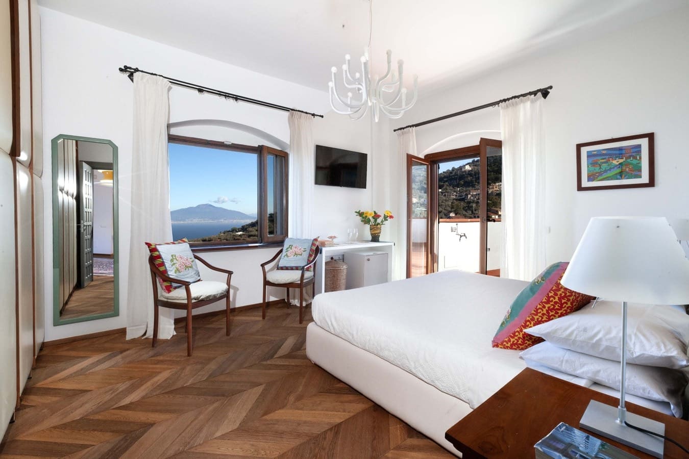 Villa Sirenide Sorrento Sorrento 2: Luxury 3-Bedroom Villa with Pool and Lush Gardens, Sorrento