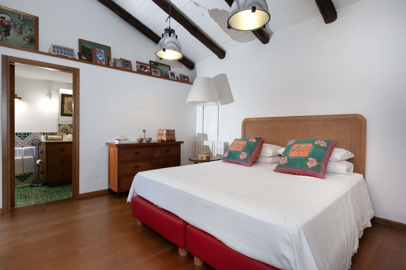 Villa Sirenide Sorrento Sorrento 2: Luxury 3-Bedroom Villa with Pool and Lush Gardens, Sorrento