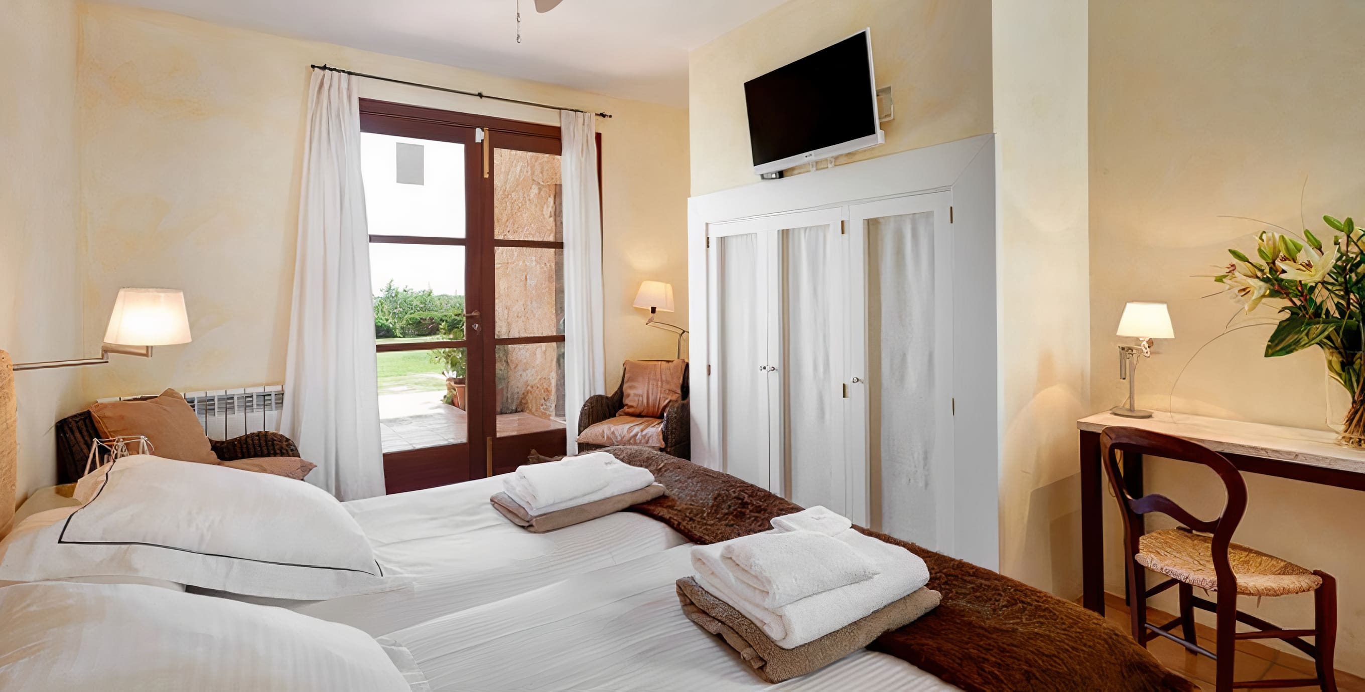 Villa Sirocco Cala d’Or Cala d’Or: Luxurious 5-Bedroom Apartment with Seaview and Pool, Cala d’Or