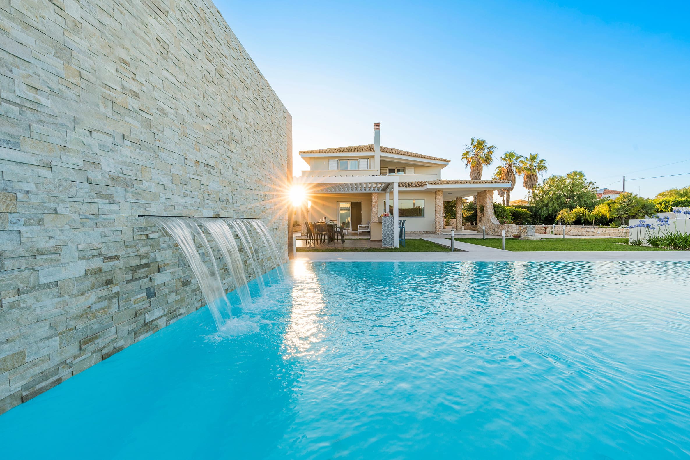 Villa Sirocco Fontane Sicily East: Luxury 3-Bedroom Villa with Seaview and Pool, Sicily East