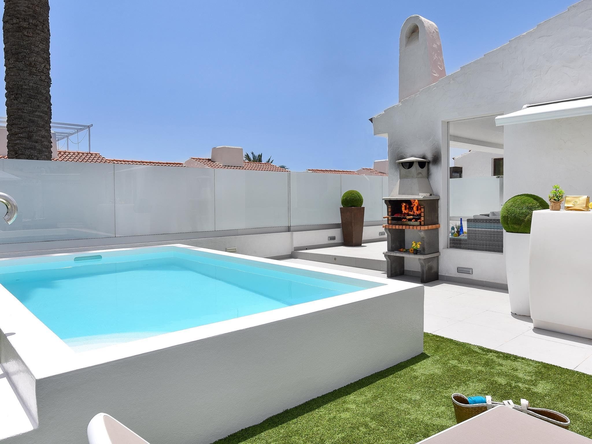 Villa Sirocco Inglés: Modern 2-Bedroom Vacation Rental with Private Pool and Contemporary Design in Gran Canaria