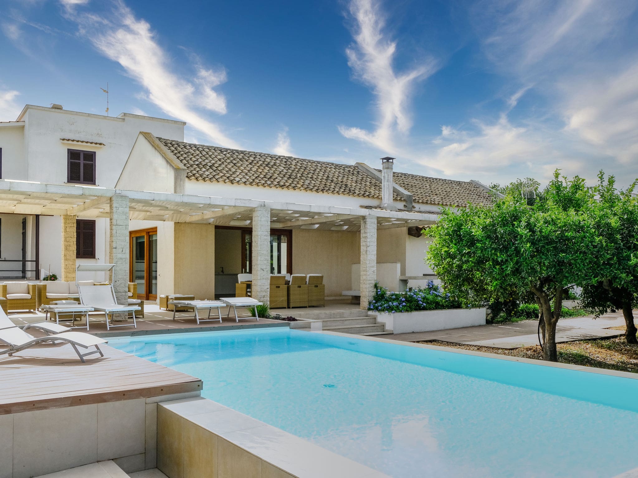 Villa Sirocco Marsala: Stunning 5-Bedroom Villa with Private Pool and Outdoor Kitchen Near Sicily’s Historic Salt Flats