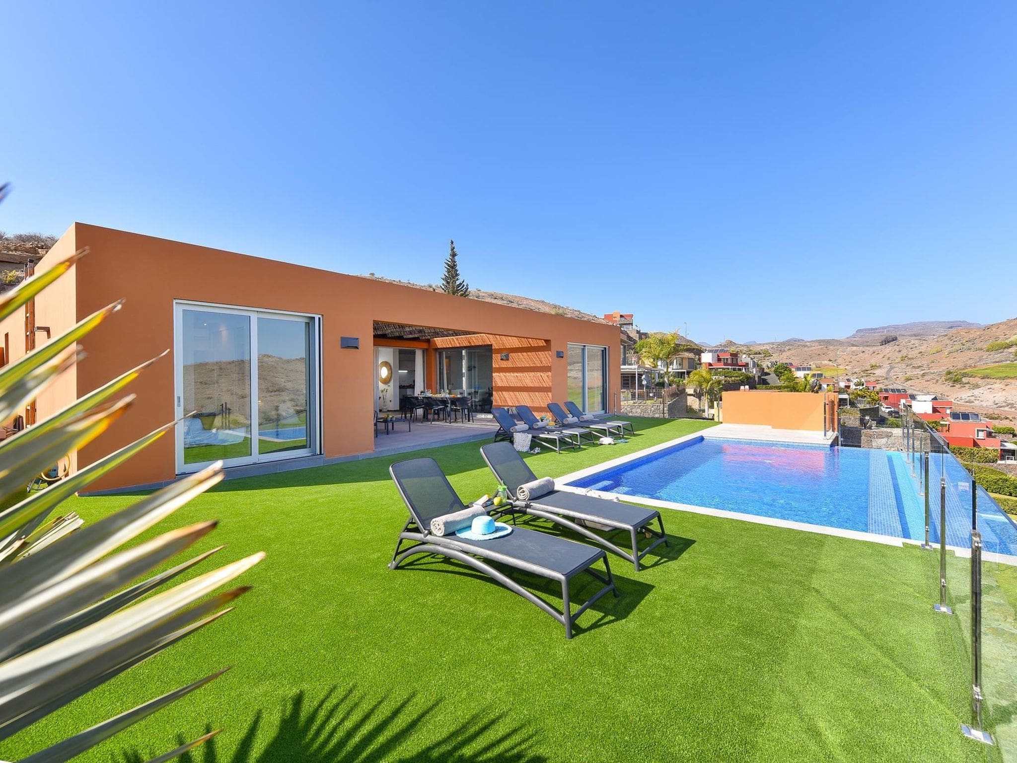 Villa Sirocco Maspalomas: Modern 3-Bedroom Villa with Private Pool in Salobre Golf Resort Maspalomas