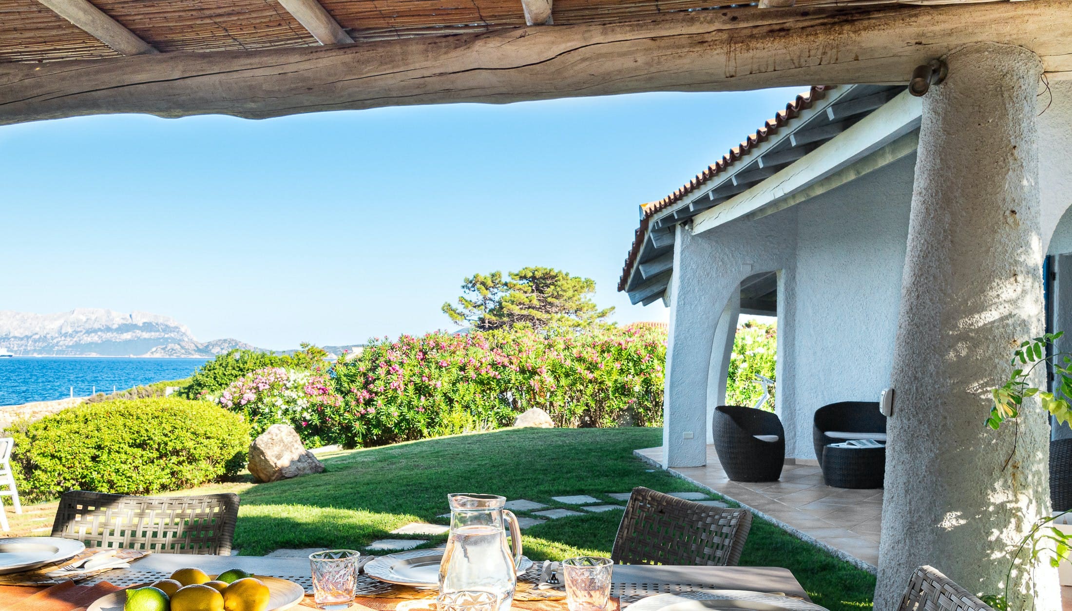 Villa Sirocco Pittulongu: Luxurious 3-Bedroom Beachfront Villa with Sea Views, Sardinia