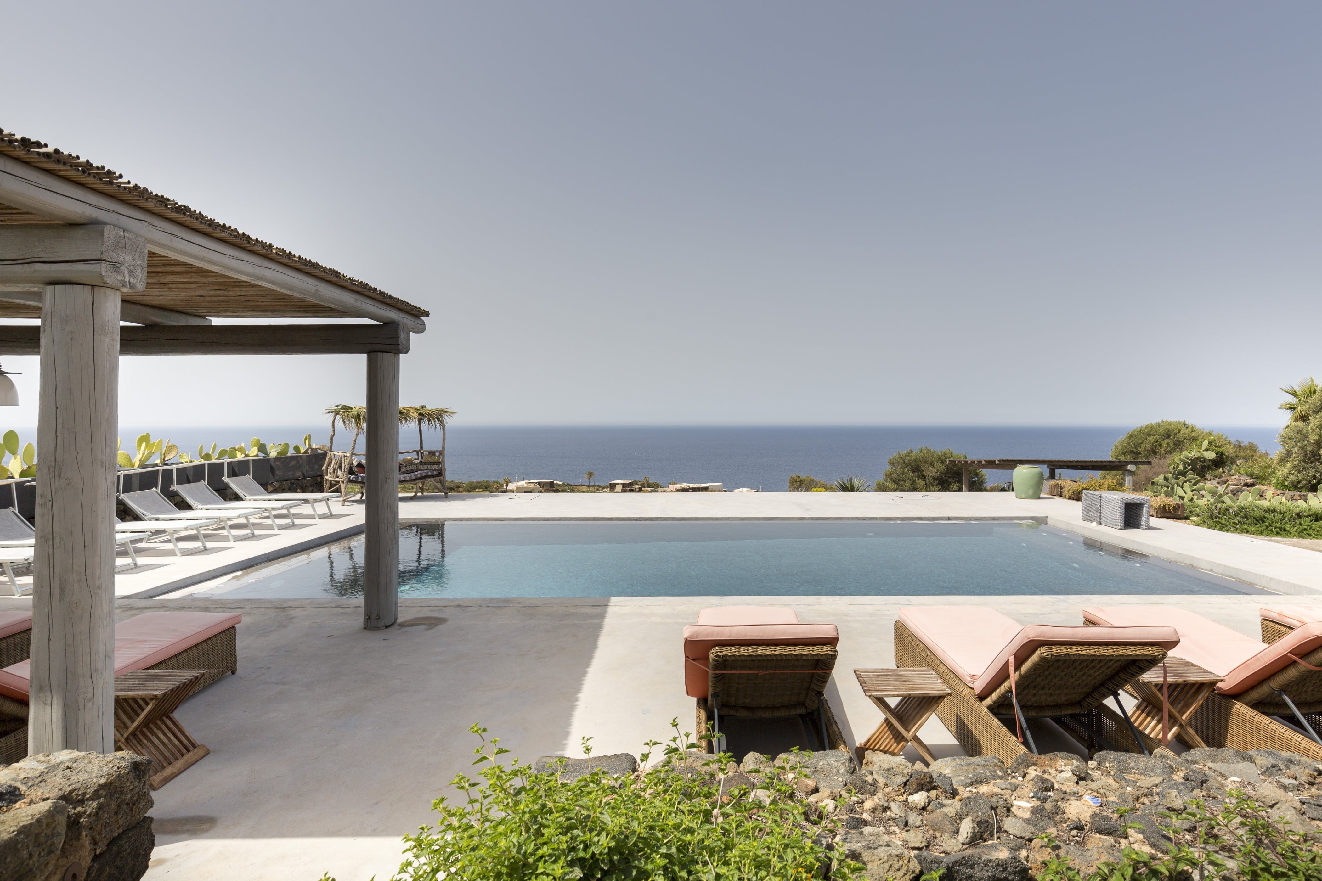 Villa Sirocco Trapani: Stunning 6-Bedroom Luxury Villa with Pool and Seaview, Trapani