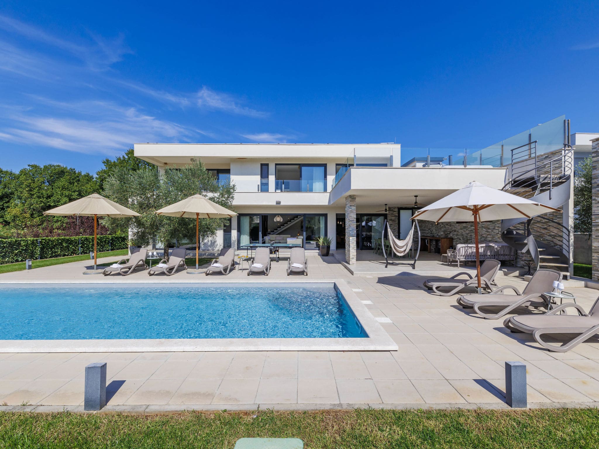 Villa Sv-Servul Novigrad: Stunning 4-Bedroom Villa with Heated Pool and Sauna in Istrian Countryside Croatia