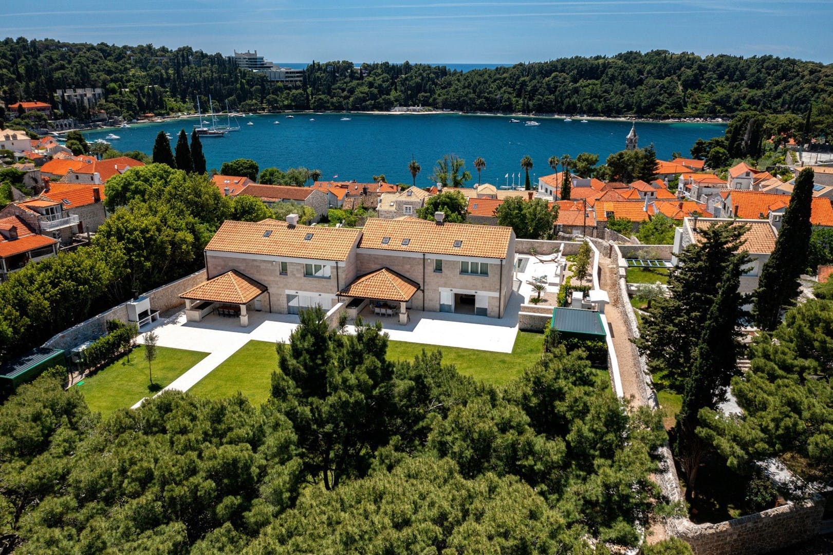 Villa Sveti Dubrovnik: Luxury 3-Bedroom Villa with Seaview and Pool, Dubrovnik