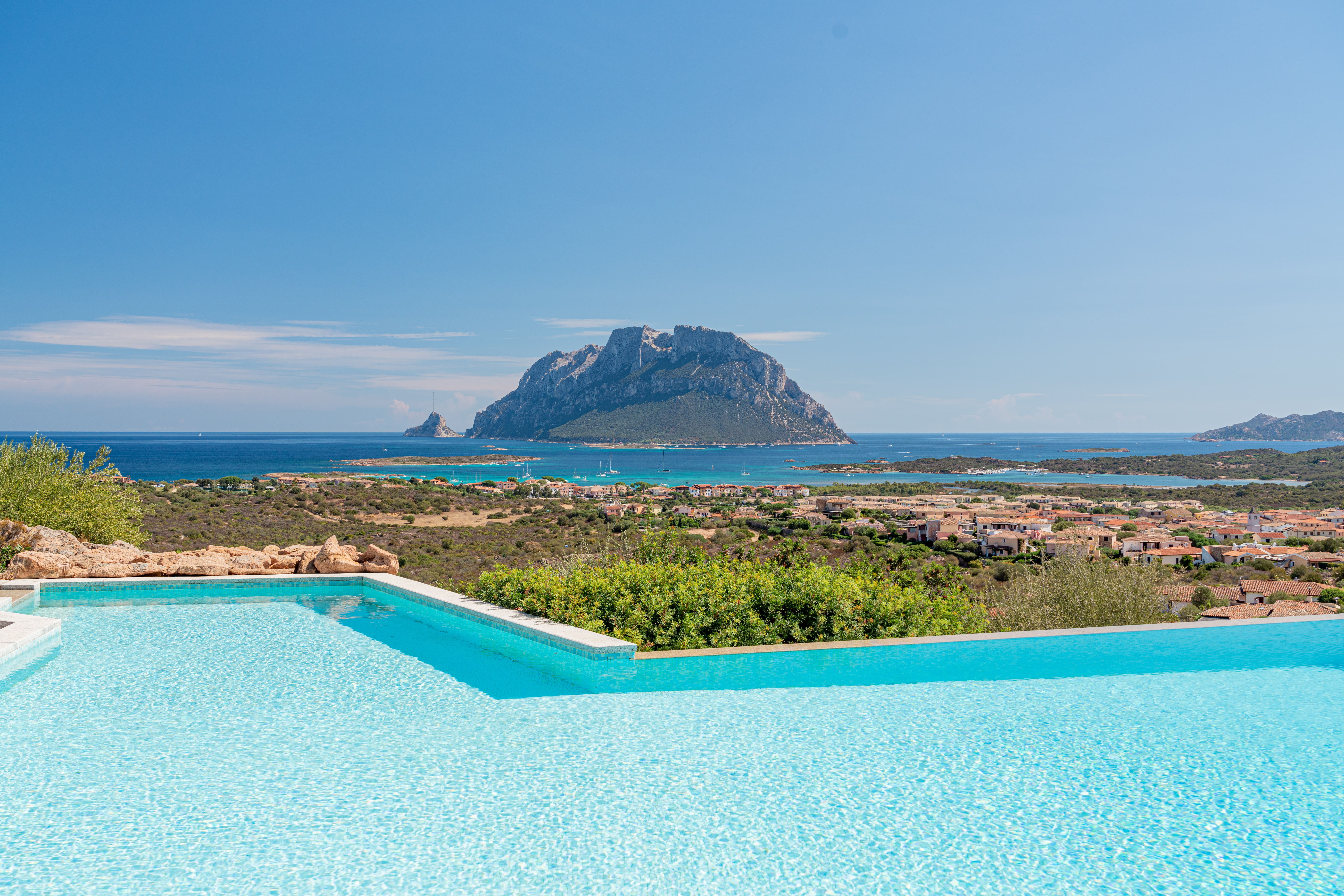 Villa Tavolara Porto San Paolo: Luxury 6-Bedroom Villa with Pool and Sea Views, Sardinia North